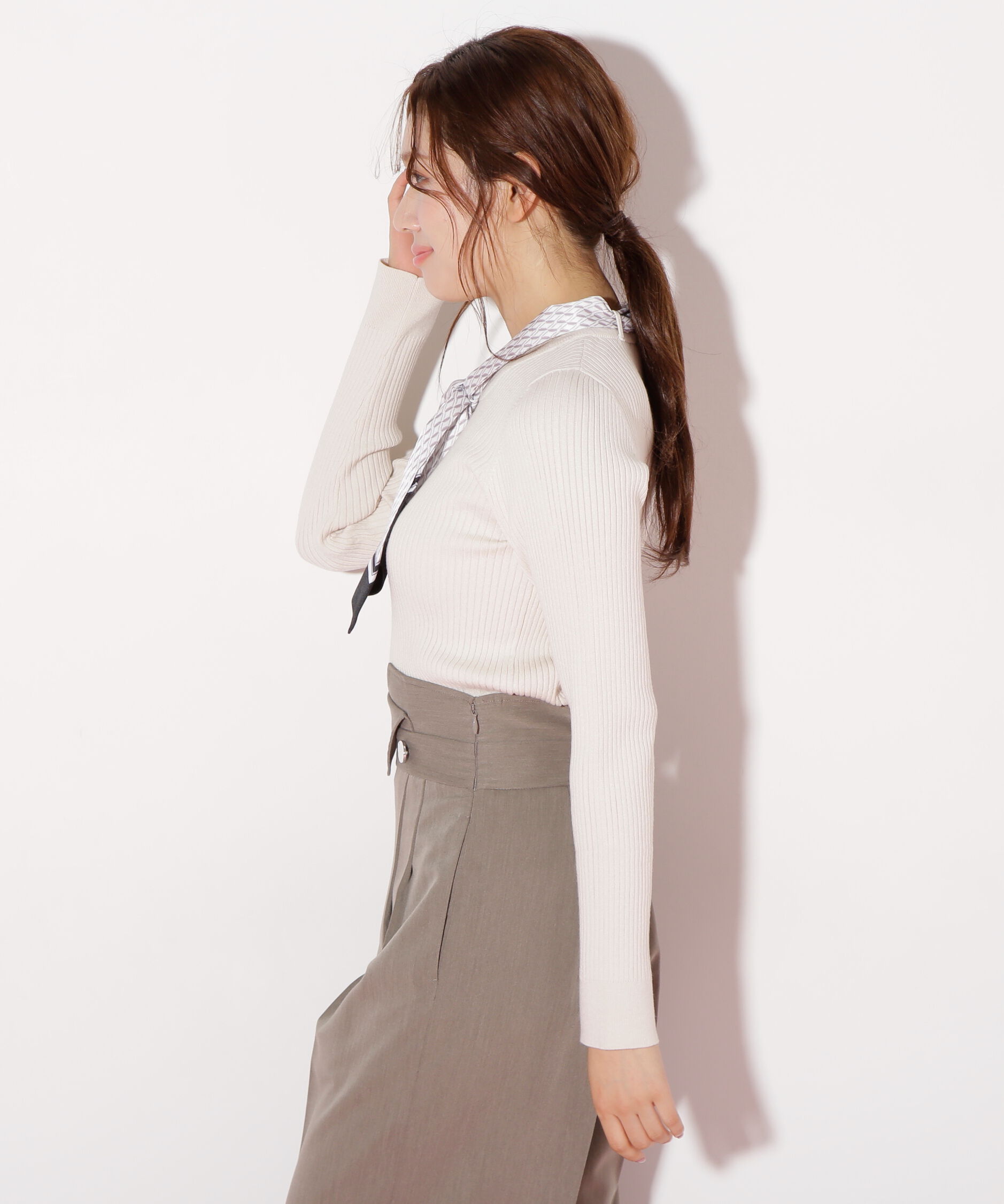  「幾何チェック柄スカーフ付きリブニット」|ニット・セーター|