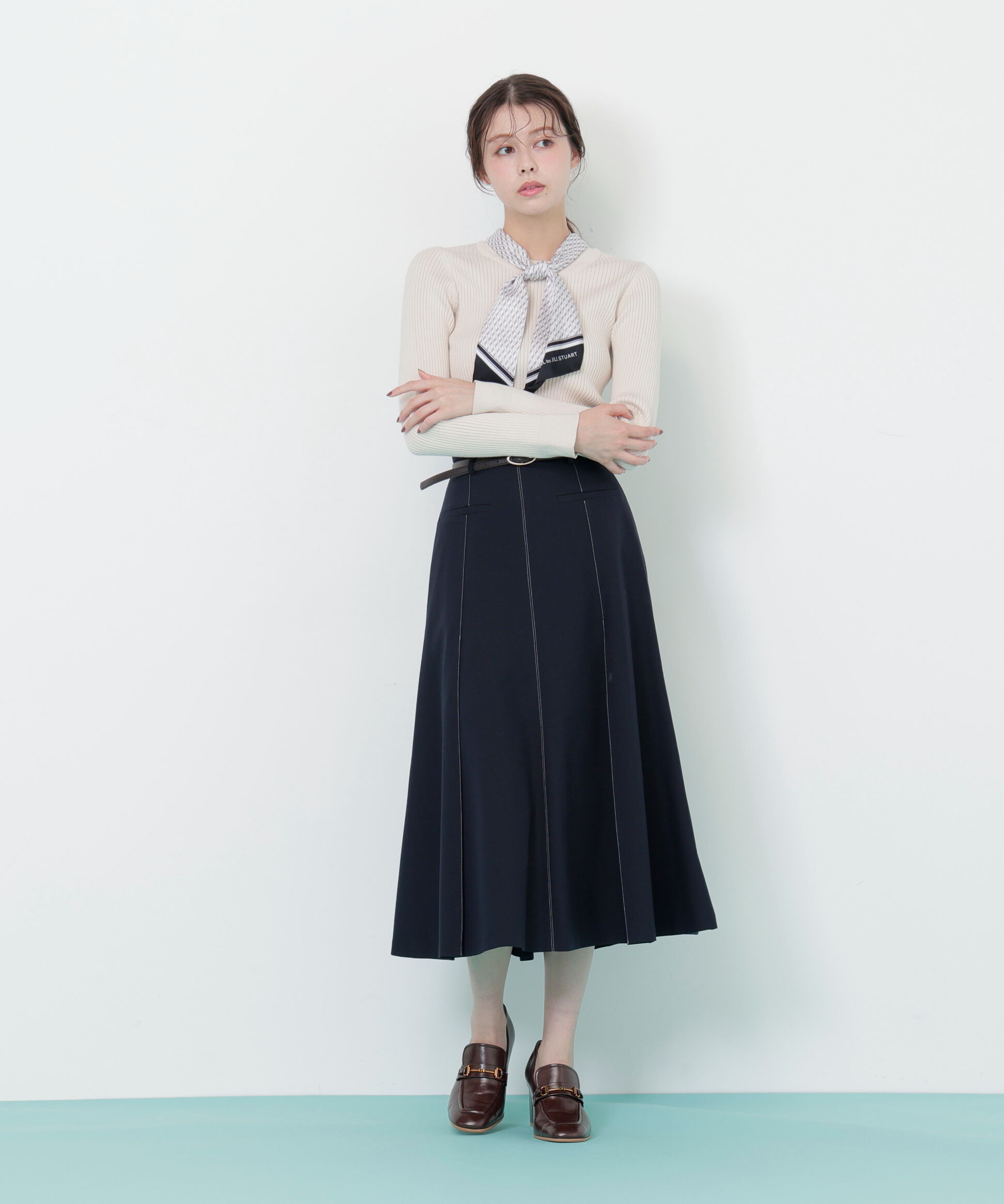  「幾何チェック柄スカーフ付きリブニット」|ニット・セーター|