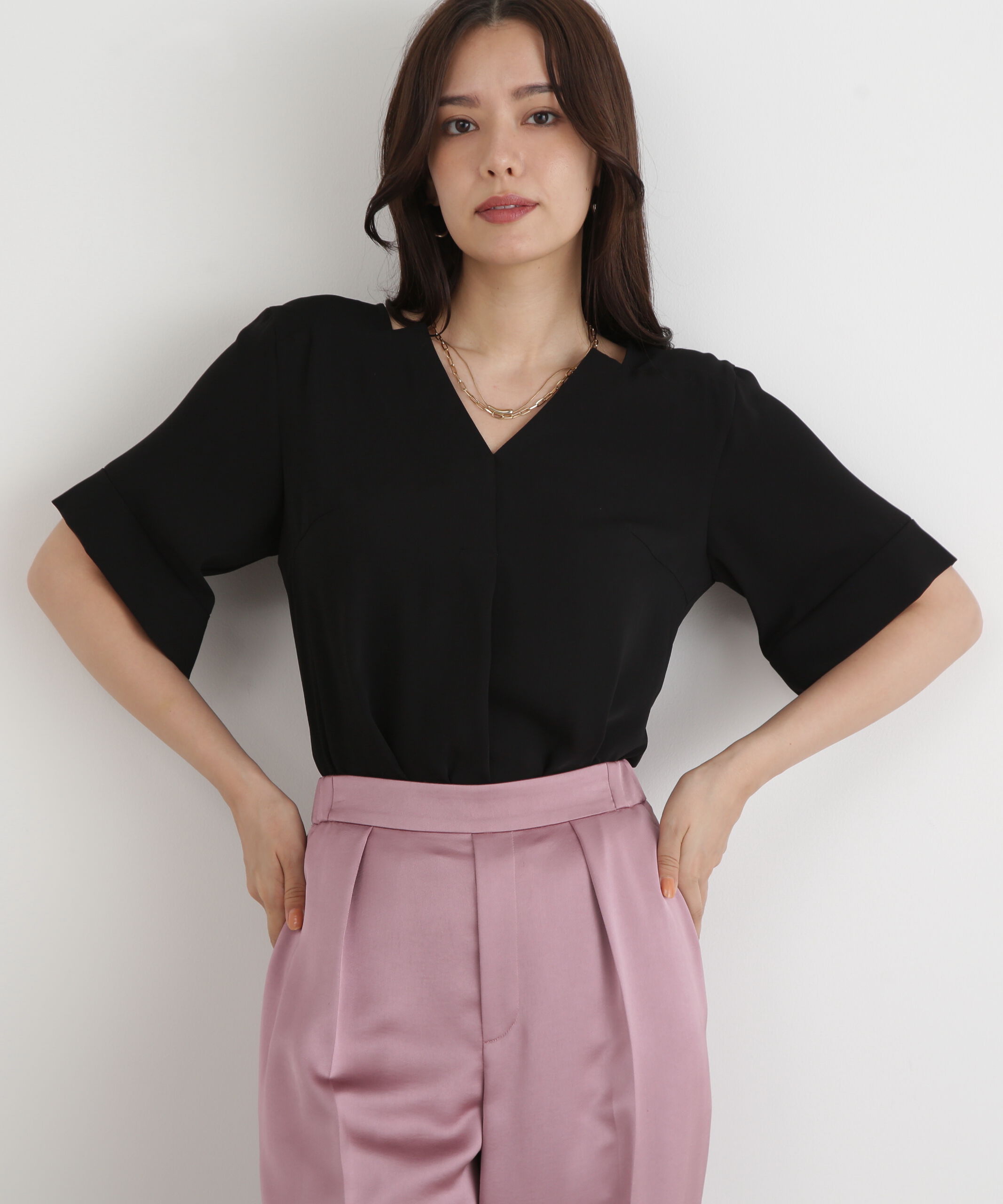  「◆ハーフスリーブＶネックブラウス」|シャツ・ブラウス|ブラック