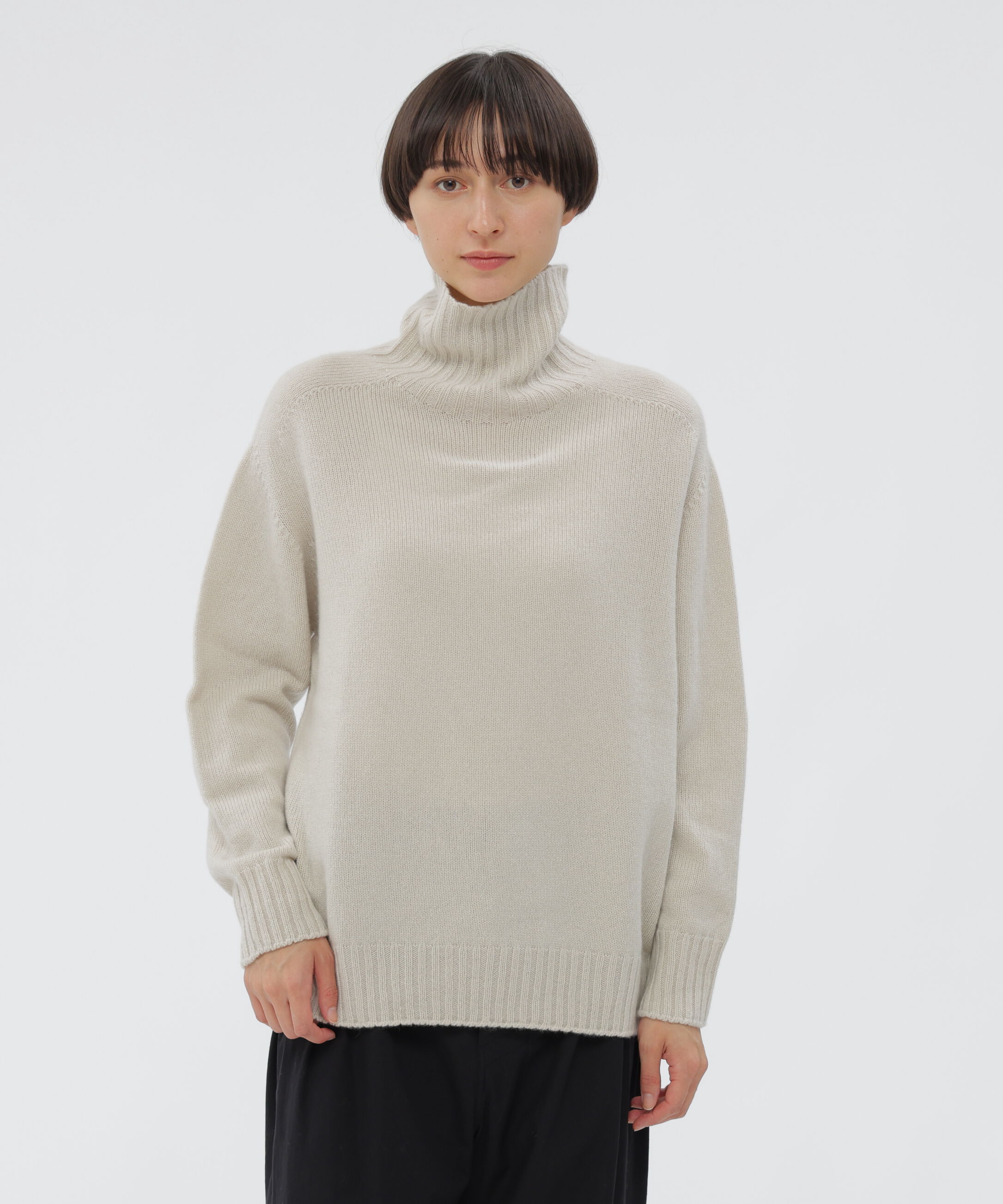 MARGARET HOWELL HOUSEHOLDGOODS「SOFT CASHMERE KNITWEAR」|ニット・セーター|IVORY1
