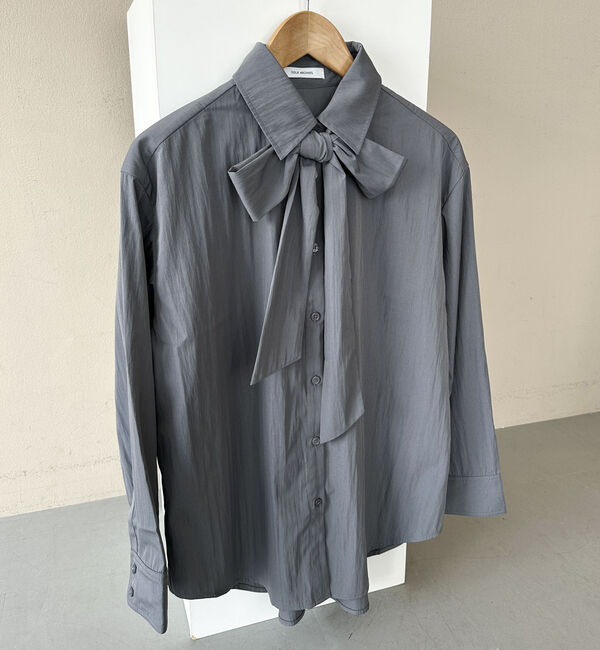 Doux archives「ボウタイ取り外しシャツ」|シャツ・ブラウス|CHARCOAL GRAY