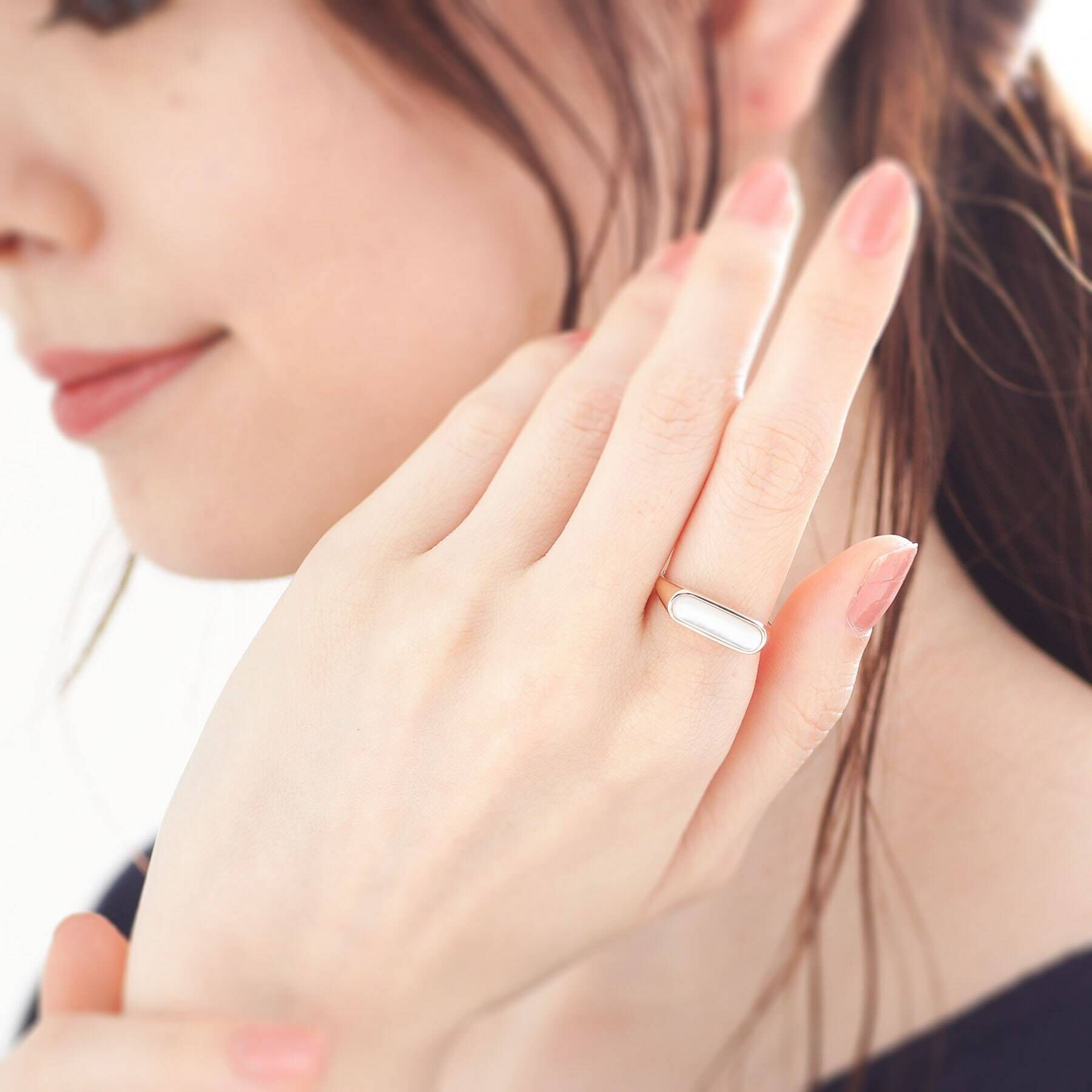 COCOSHNIK「K10カラーストーン（白蝶貝）シグネットリング細」|リング|