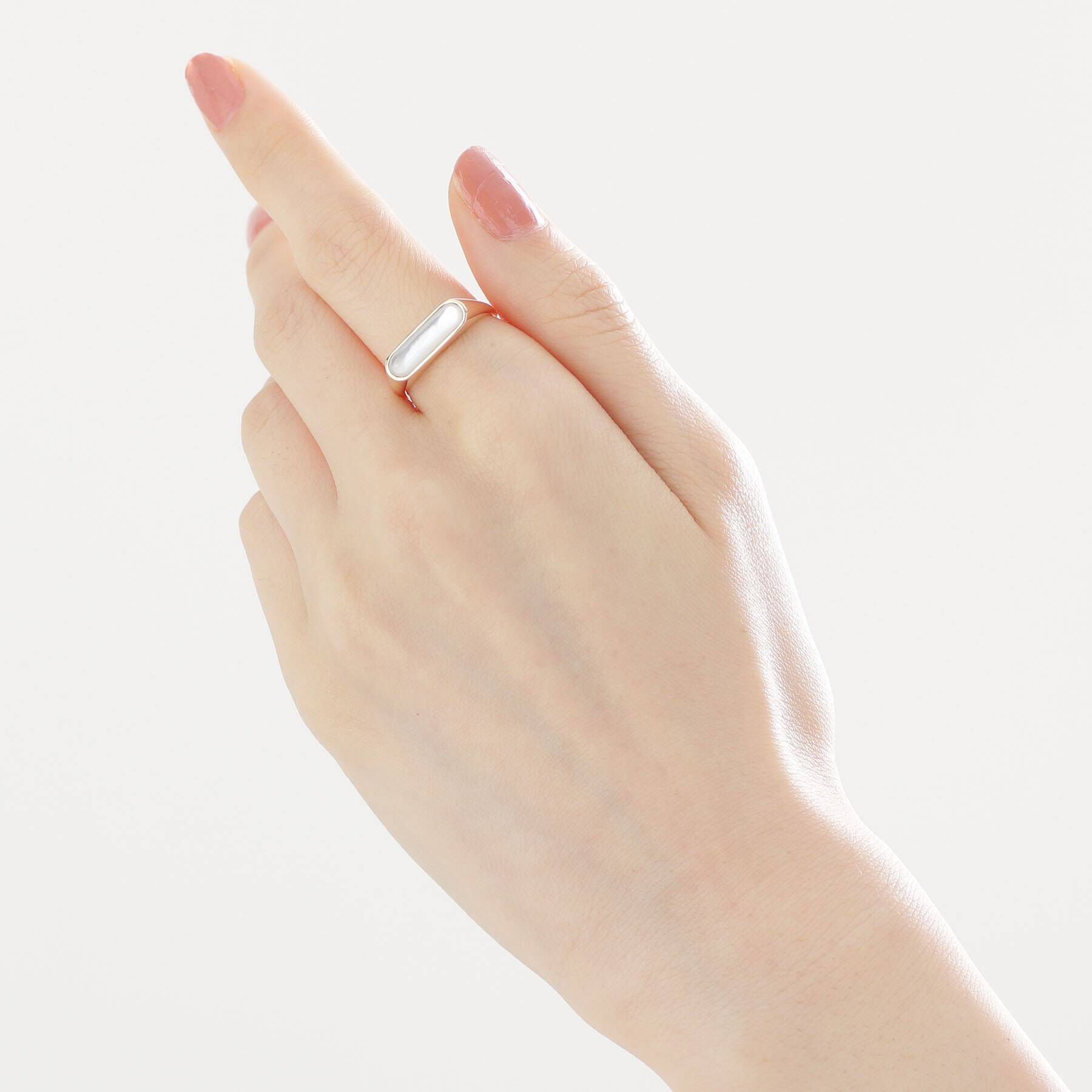 COCOSHNIK「K10カラーストーン（白蝶貝）シグネットリング細」|リング|