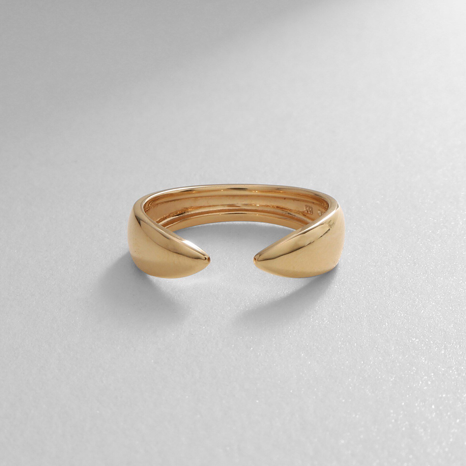 COCOSHNIK「K10ポインテッドシェイプオープン リング」|リング|