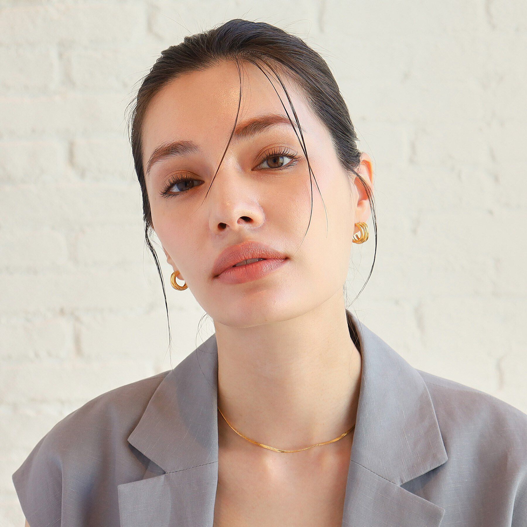 COCOSHNIK ONKITSCH「シルバー スモールフープ クロッシングライン ピアス GP」|ピアス|