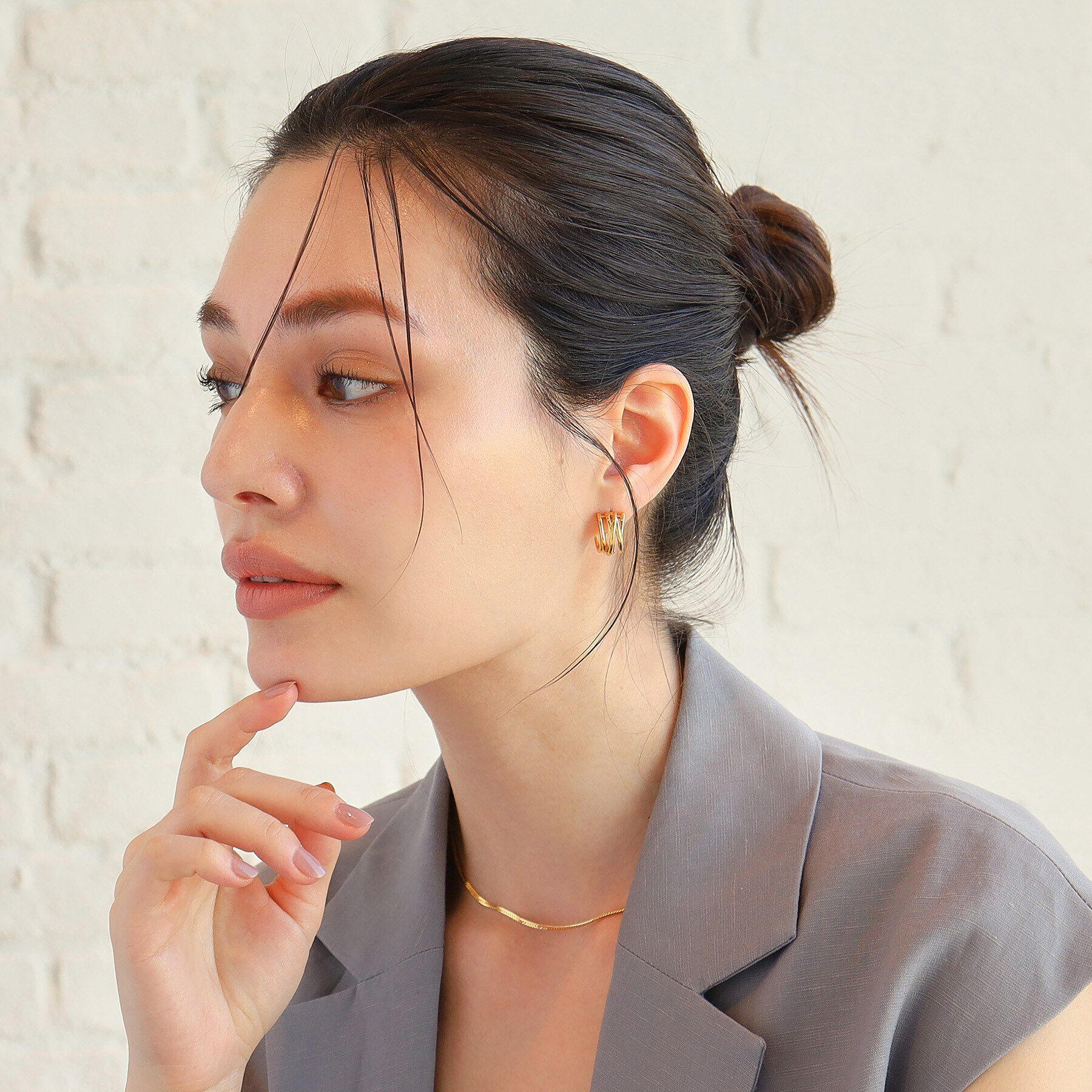 COCOSHNIK ONKITSCH「シルバー スモールフープ クロッシングライン ピアス GP」|ピアス|