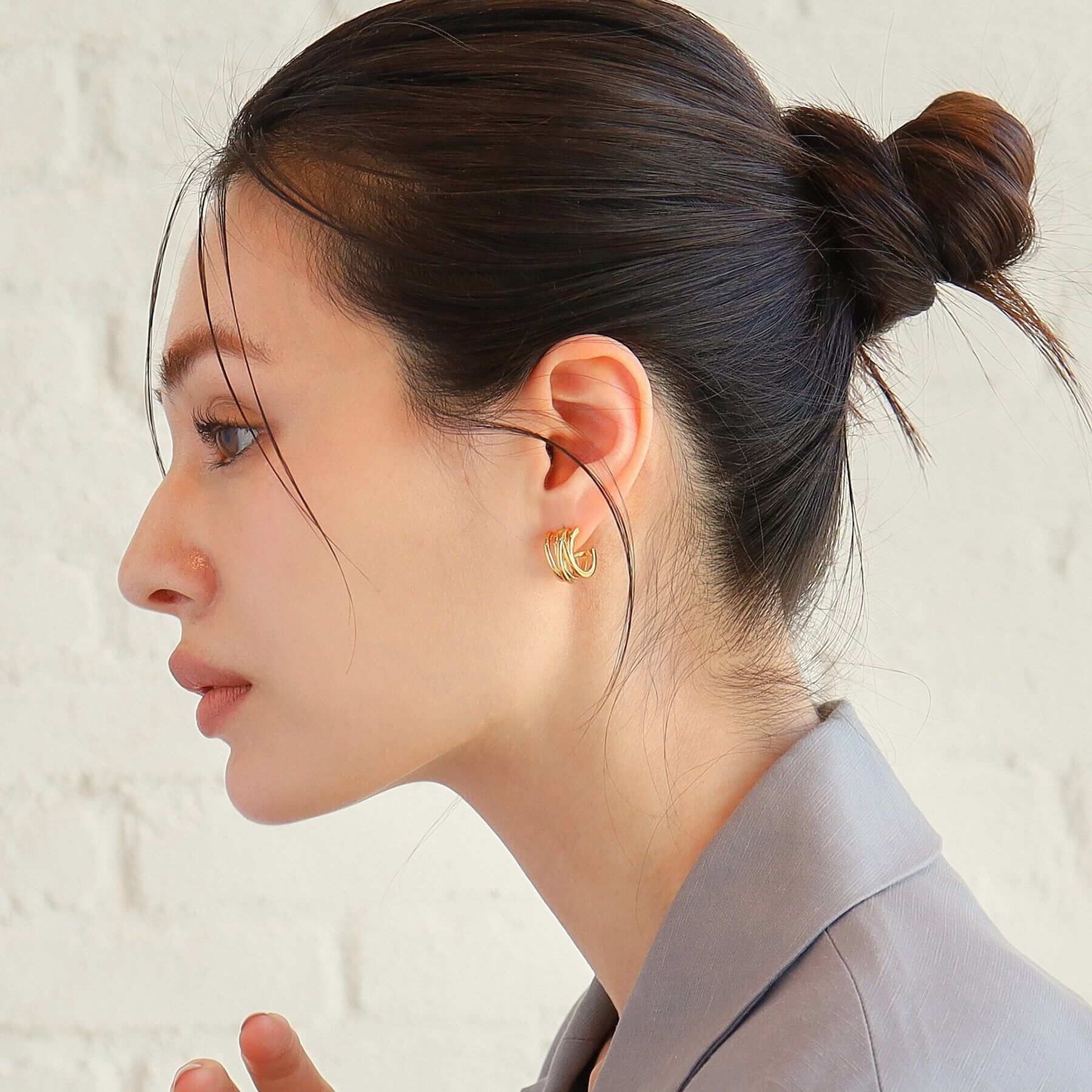 COCOSHNIK ONKITSCH「シルバー スモールフープ クロッシングライン ピアス GP」|ピアス|