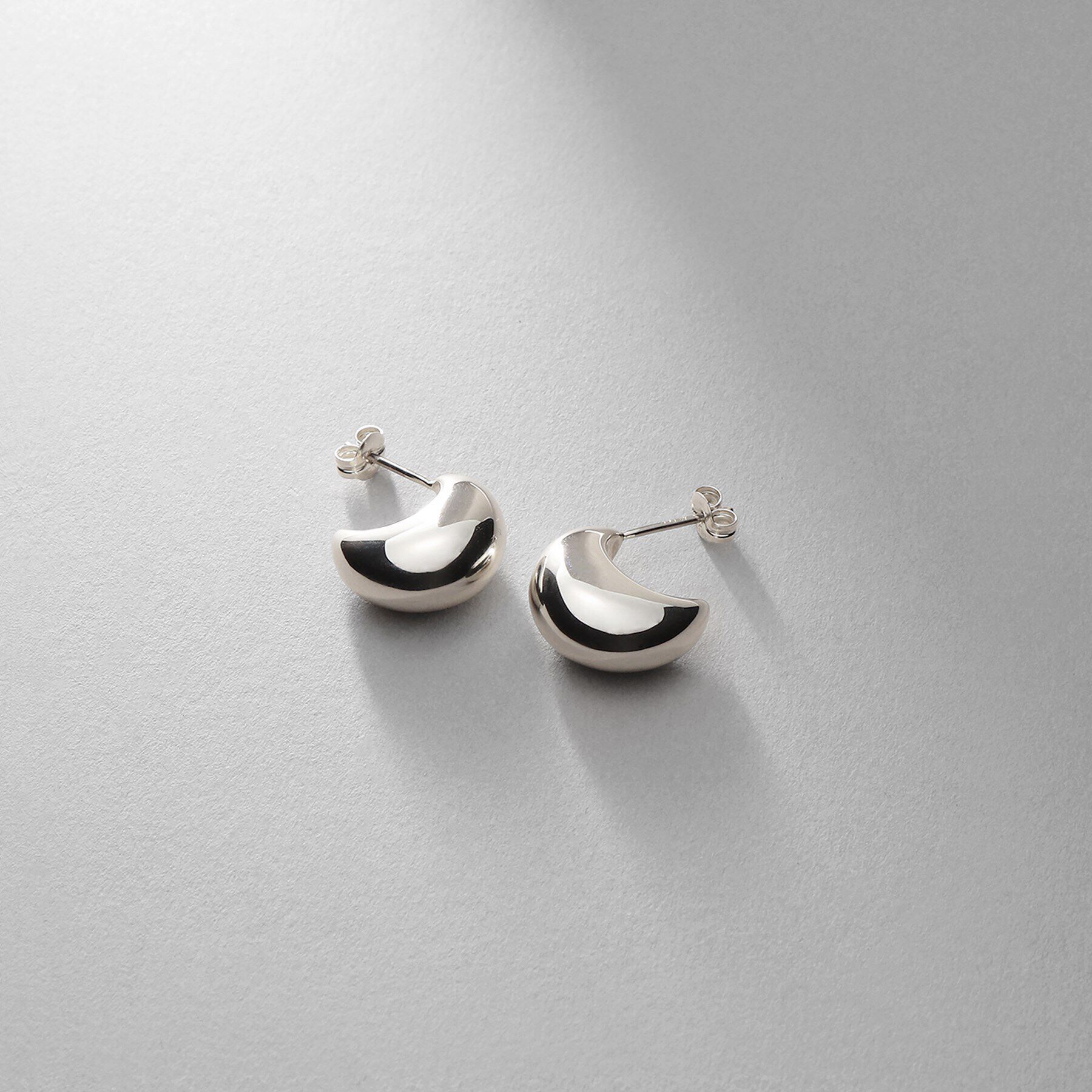 COCOSHNIK ONKITSCH「シルバー ホロウフープピアス ペアシェイプS」|ピアス|