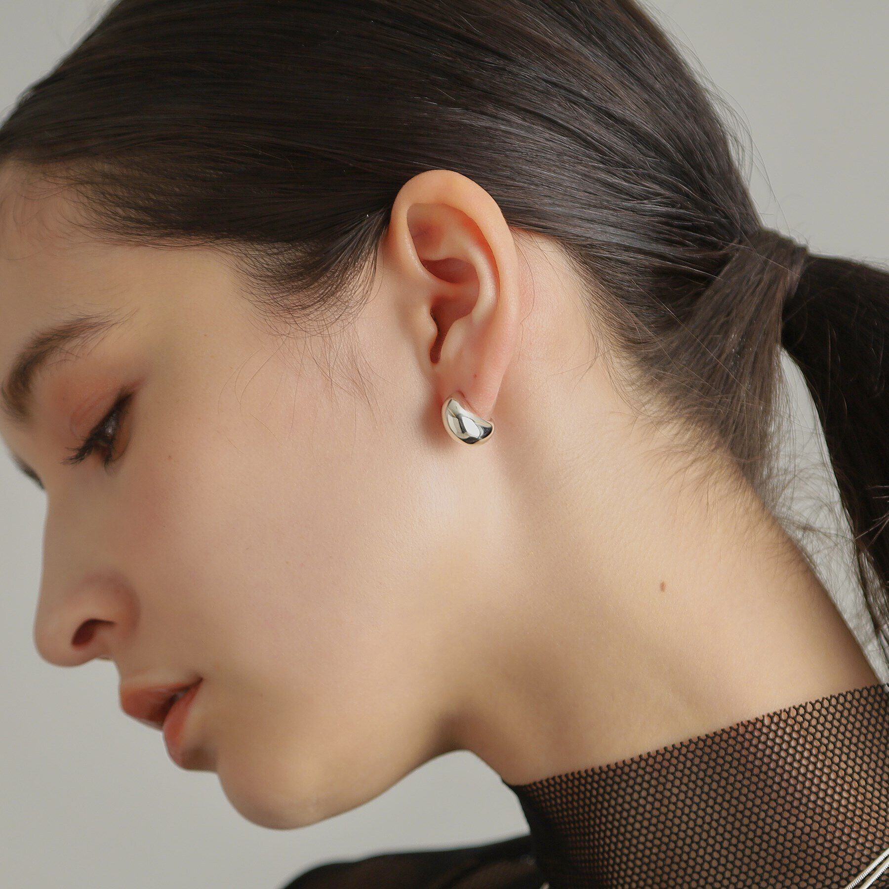 COCOSHNIK ONKITSCH「シルバー ホロウフープピアス ペアシェイプS」|ピアス|