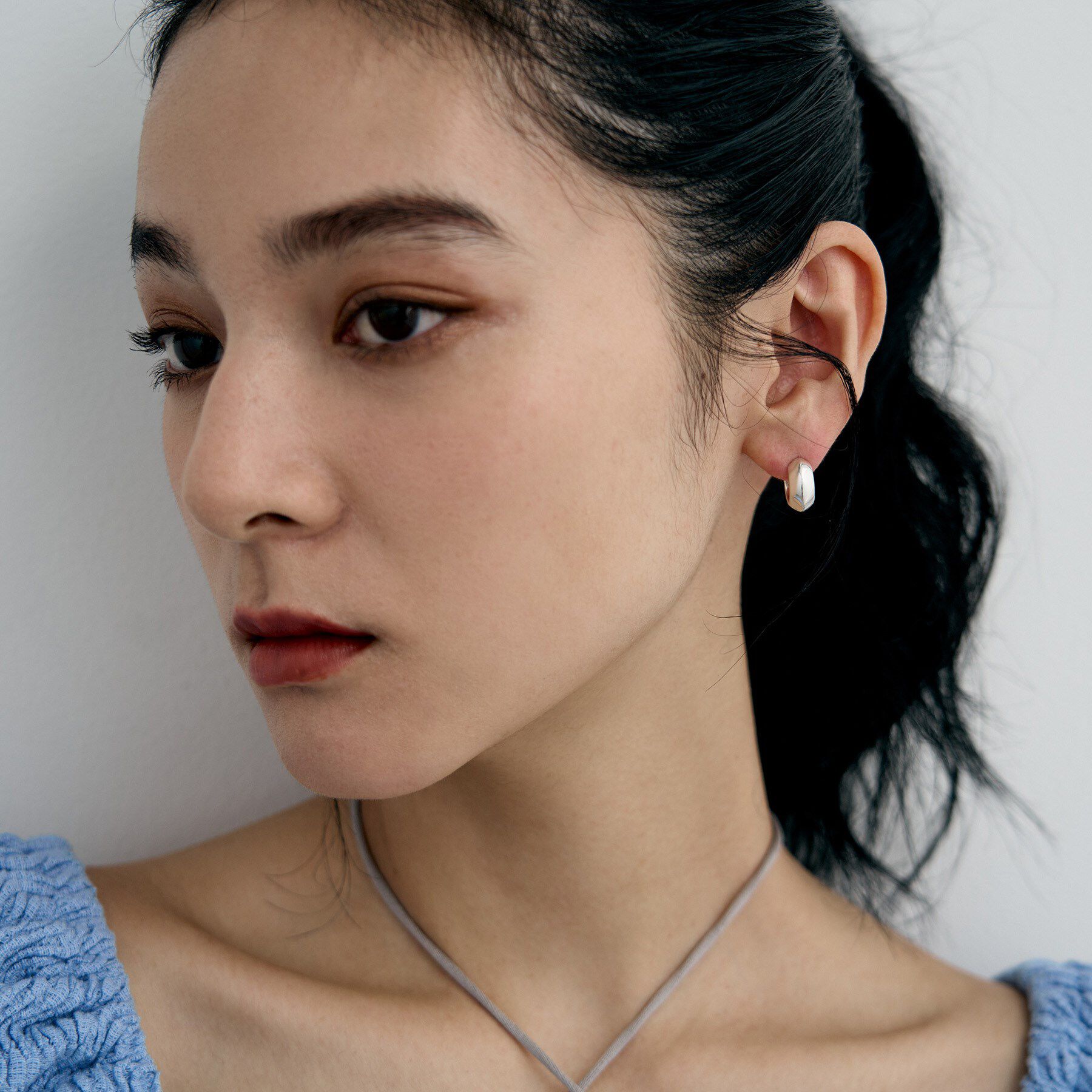 COCOSHNIK ONKITSCH「シルバー ハギーフープ リッジピアス」|ピアス|