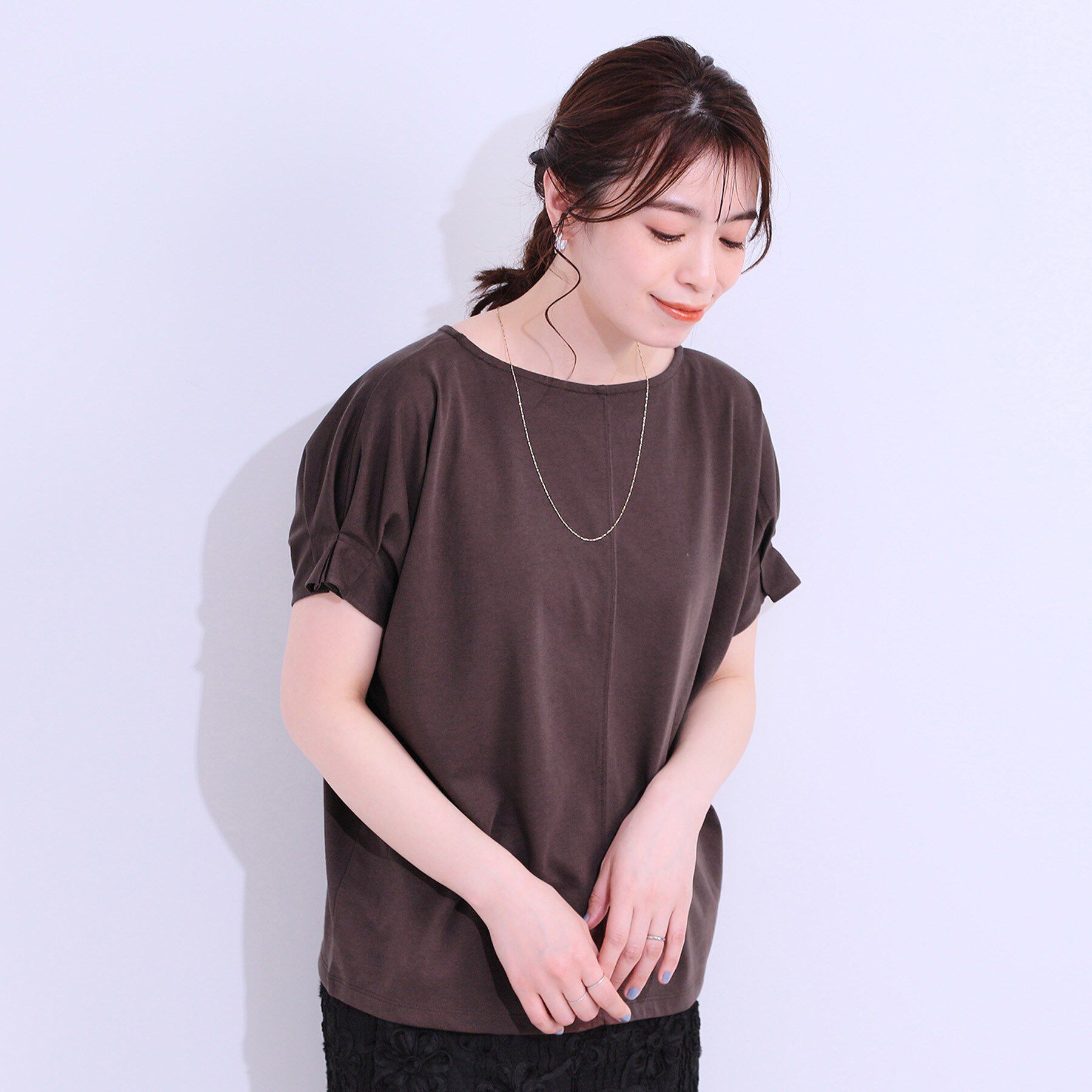 SHOO･LA･RUE「【S-LL/ひんやり/UV/プチプラ】お袖タックで好印象 デザインTシャツ」|Tシャツ・カットソー|