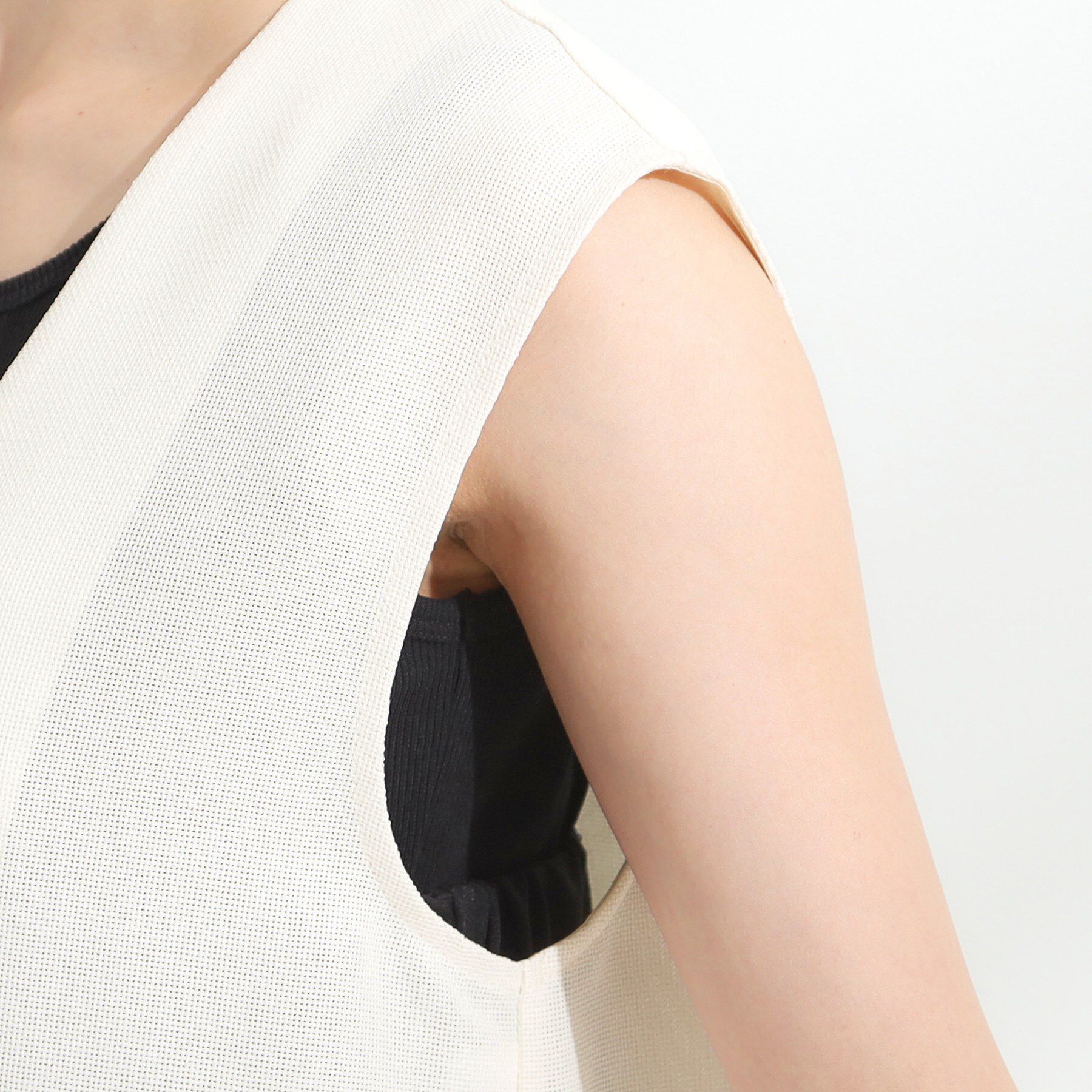 SHOO･LA･RUE「【S-LL】夏のレイヤードコーデに さらりと着られるメッシュジレ」|ベスト・ジレ|