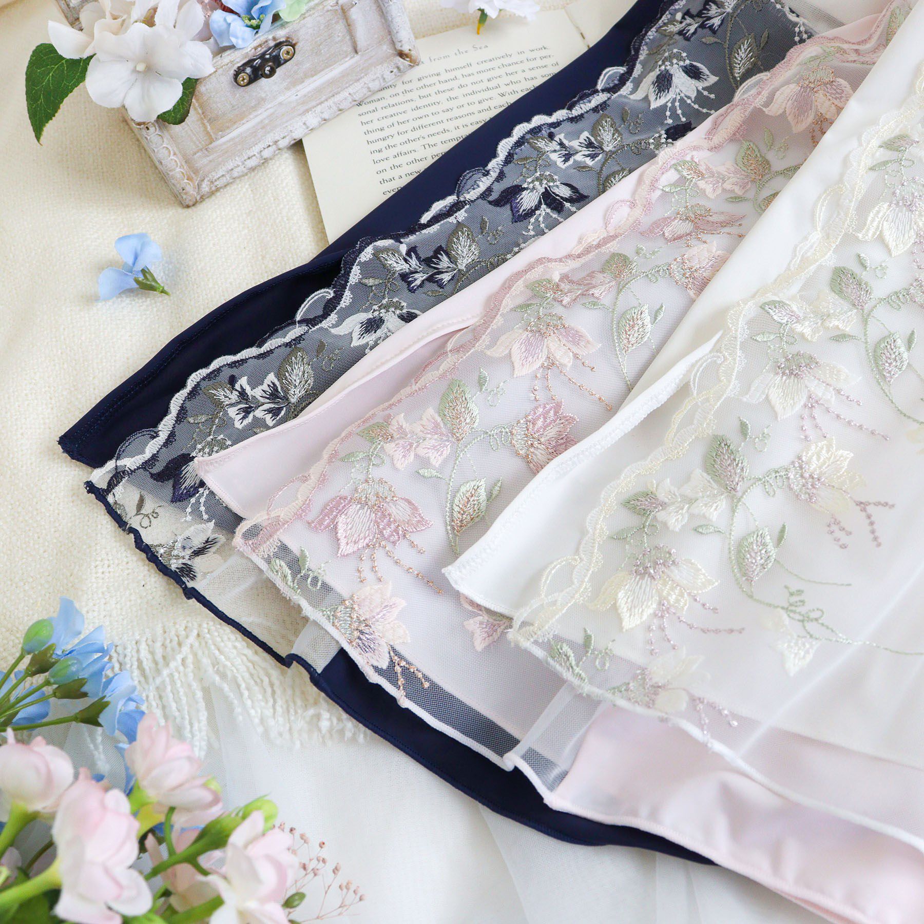 Risa Magli「ソア カップ付キャミソール」|キャミソール|