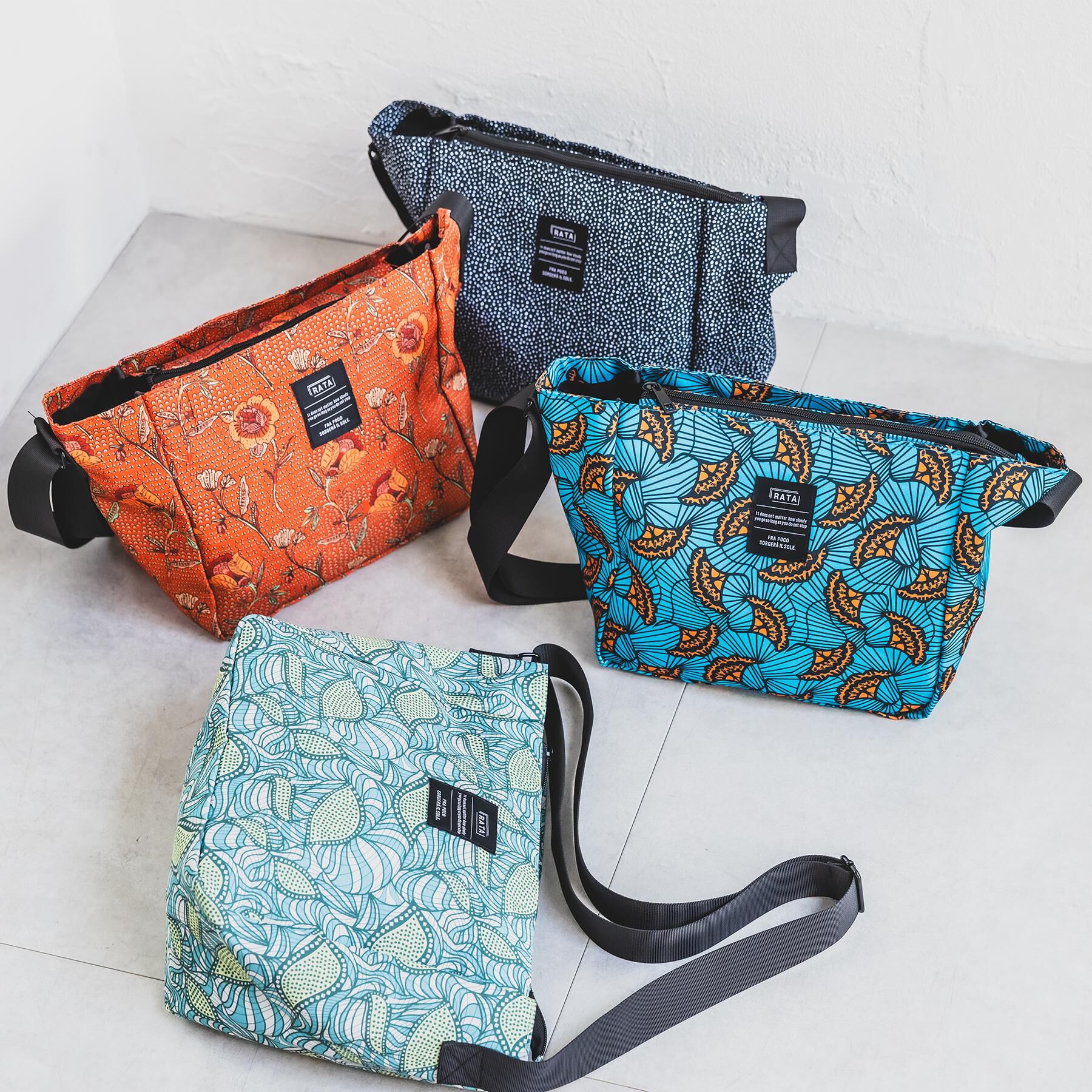 ITS&rsquo;DEMO「【A4対応】ラタ折り畳みショルダー」|ショルダー・メッセンジャー|