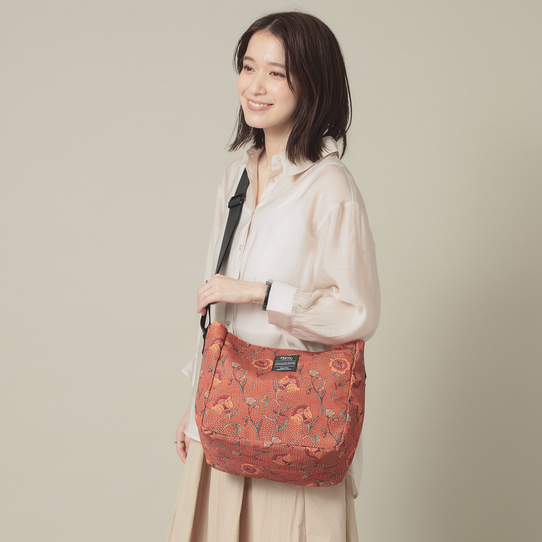 ITS&rsquo;DEMO「【A4対応】ラタ折り畳みショルダー」|ショルダー・メッセンジャー|