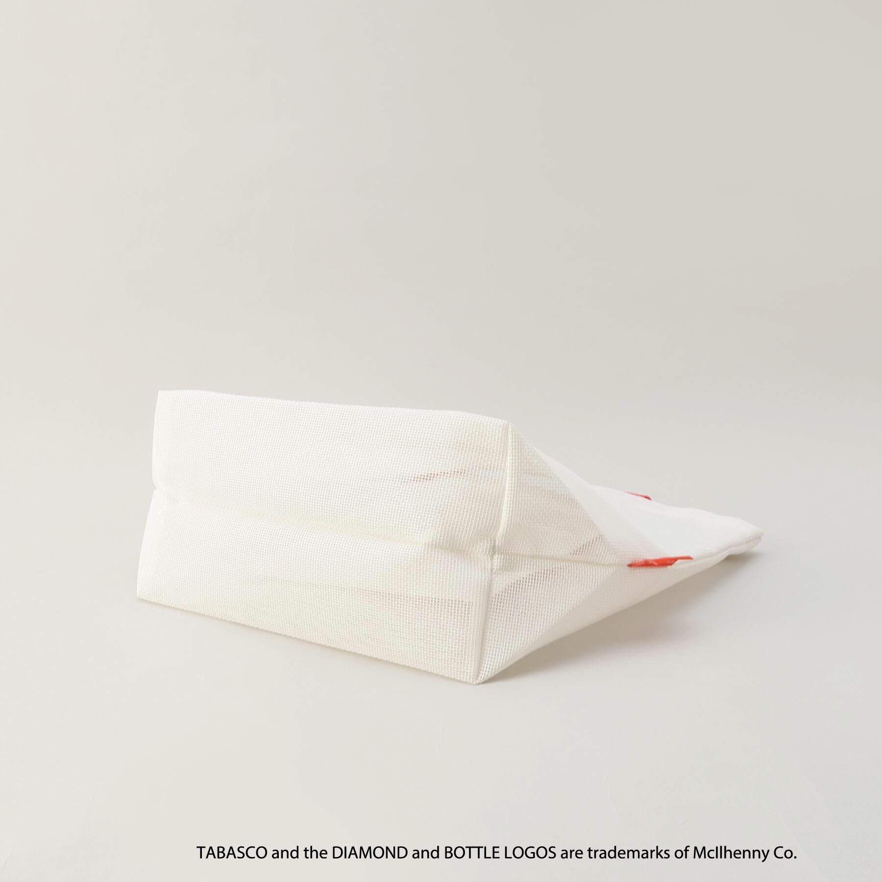 212 KITCHEN STORE「保冷ポーチ付きメッシュトートL WH ＜TABASCO(R) タバスコ＞」|その他|