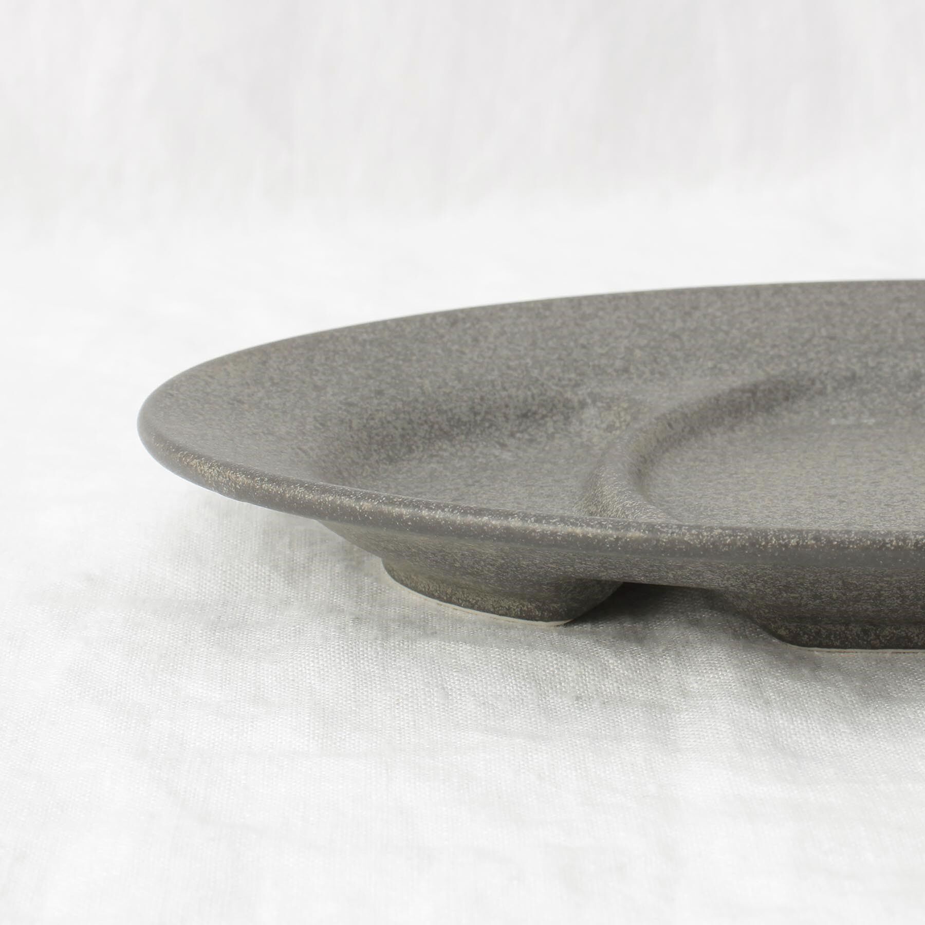 212 KITCHEN STORE「うつろい 仕切り皿 瀬戸黒」|食器・キッチングッズ|