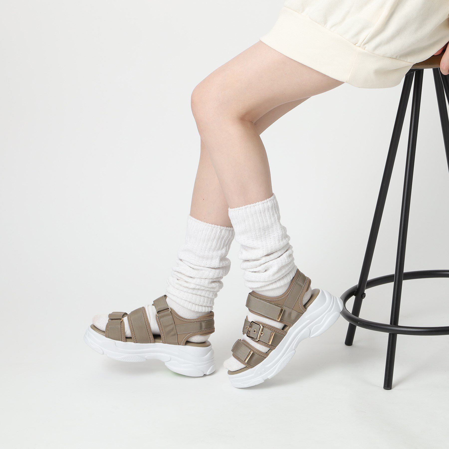 csT&P「軽量厚底ソール ゴールドベルトスポーツサンダル」|サンダル|