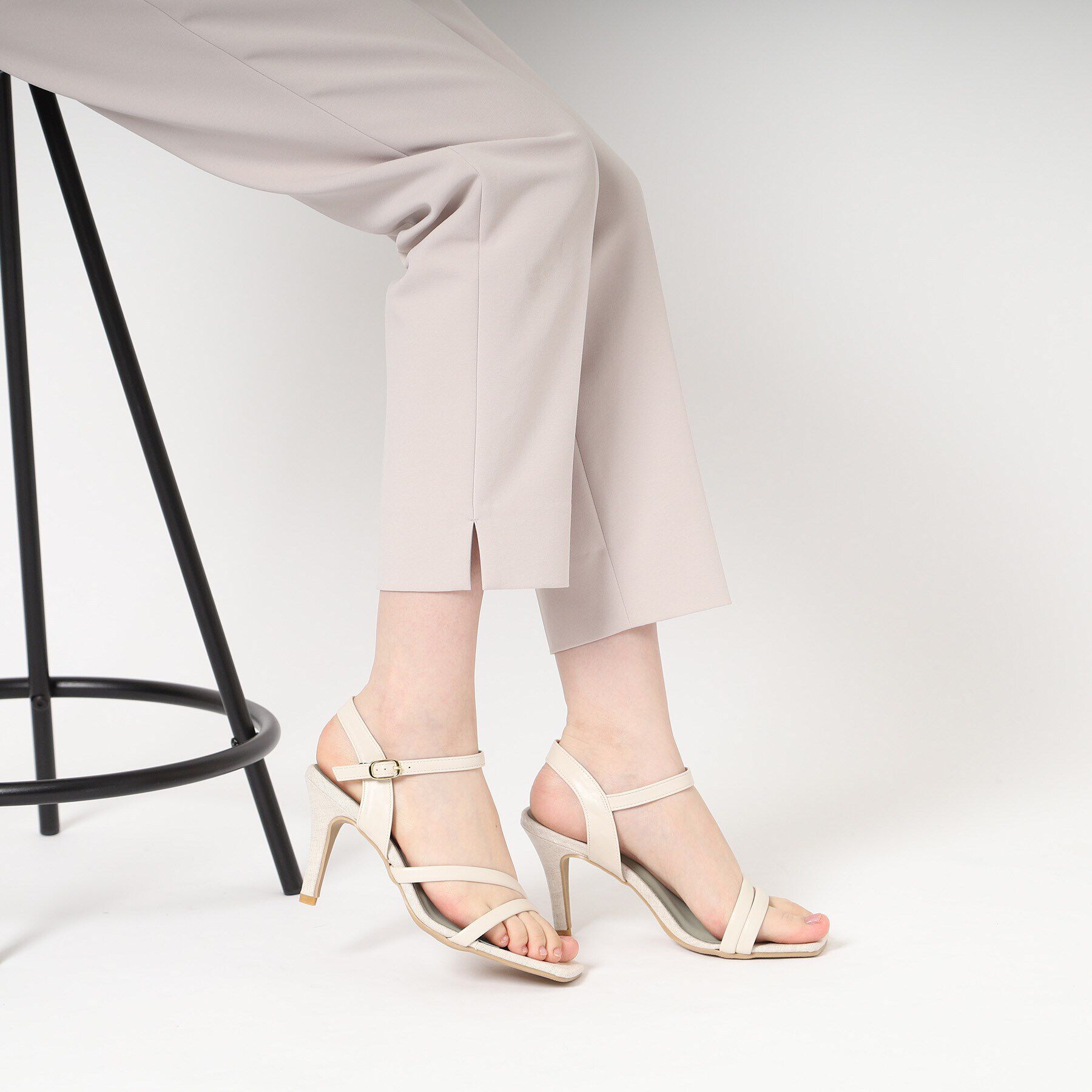 ESPERANZA「スクエアトゥ華奢ストラップサンダル 24SS」|サンダル|