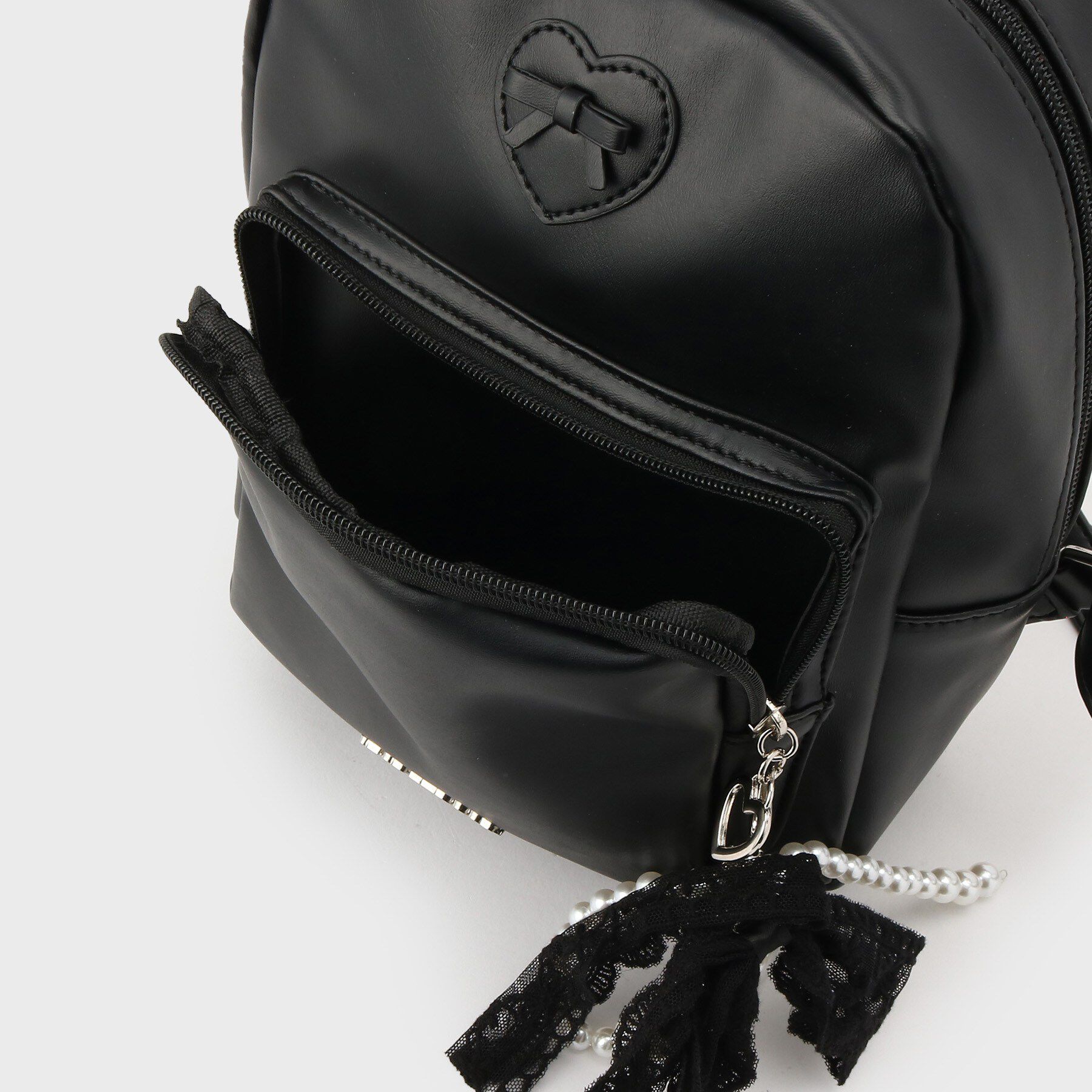 Ober Tashe「チャーム付きハートモチーフリュック」|リュック|