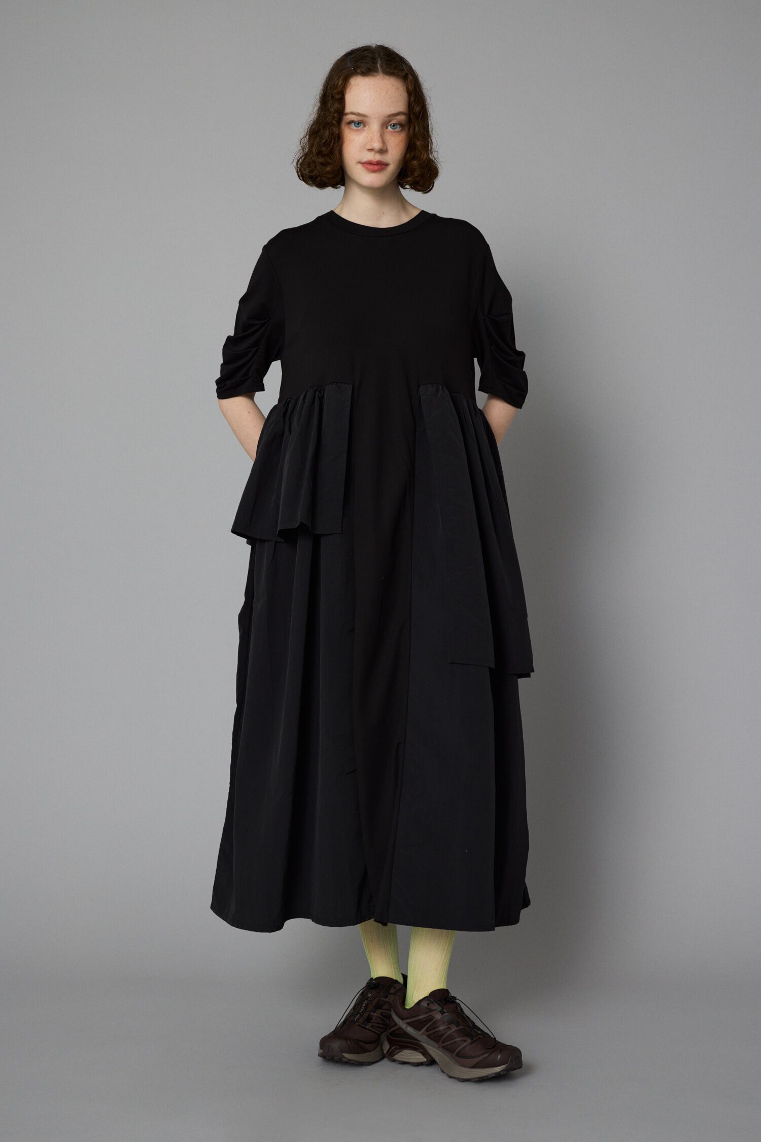 HeRIN.CYE「Tuck sleeve docking dress」|ワンピース|BLK