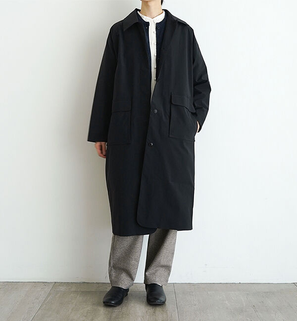 休日と詩「休日のドライブコート」|ステンカラーコート|ブラック
