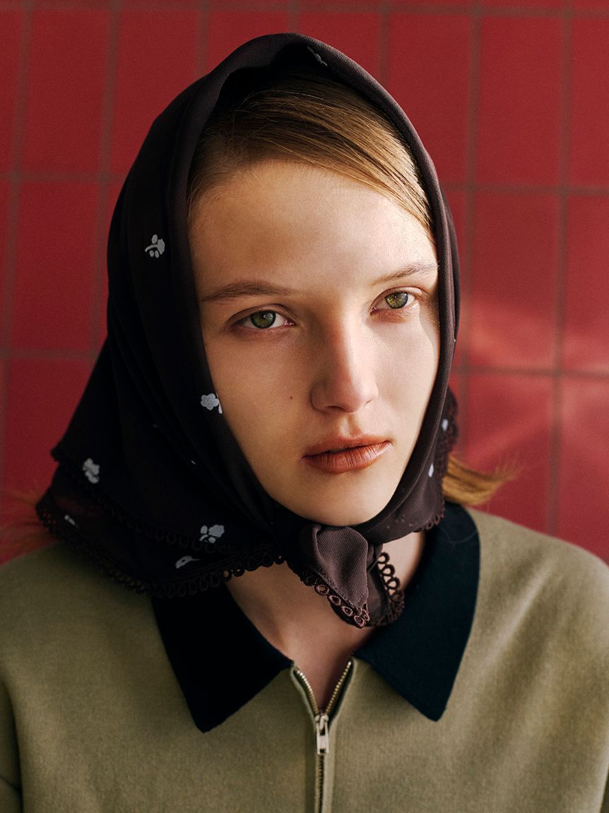 emmi atelier「フロッキーフラワープリントスカーフ」|バンダナ・スカーフ|