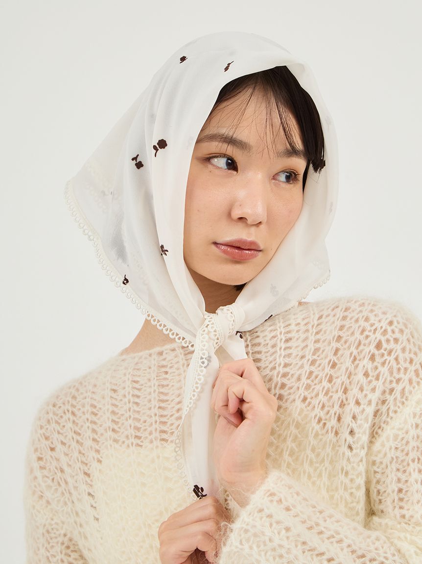 emmi atelier「フロッキーフラワープリントスカーフ」|バンダナ・スカーフ|