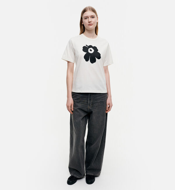 Marimekko「Erna relaxed Unikko placement Tシャツ」|シャツ・ブラウス|ｵﾌﾎﾜｲﾄ&times;ﾌﾞﾗｯｸ