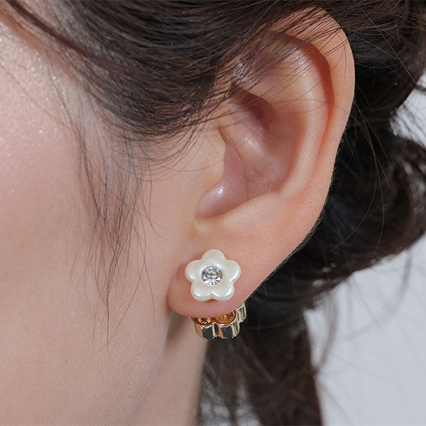 MARY QUANT「パールデイジーデュオ ピアス」|ピアス|ゴールド