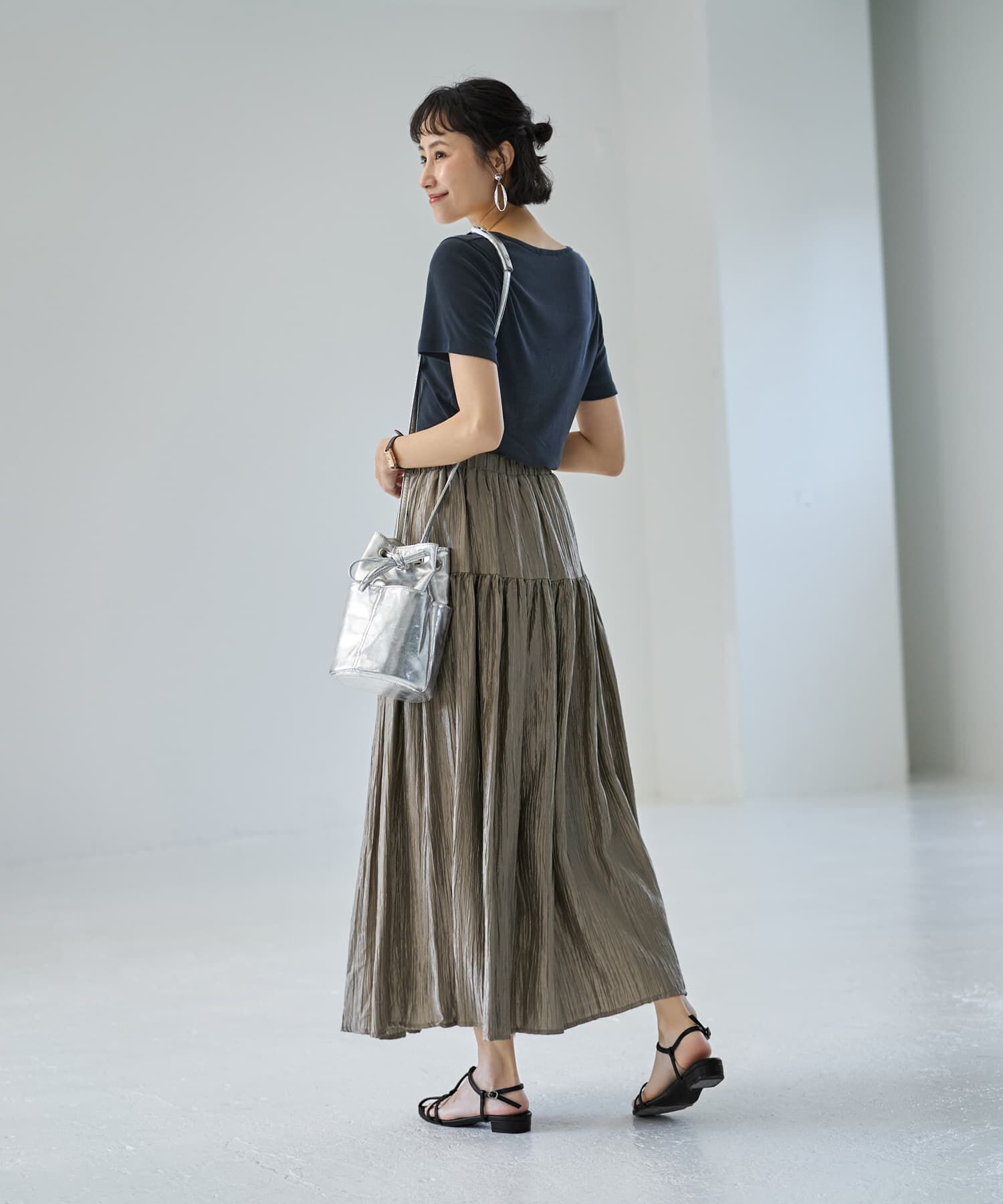 STYLE DELI「しっとり質感の緩やかVネックとろみトップス」|Tシャツ・カットソー|