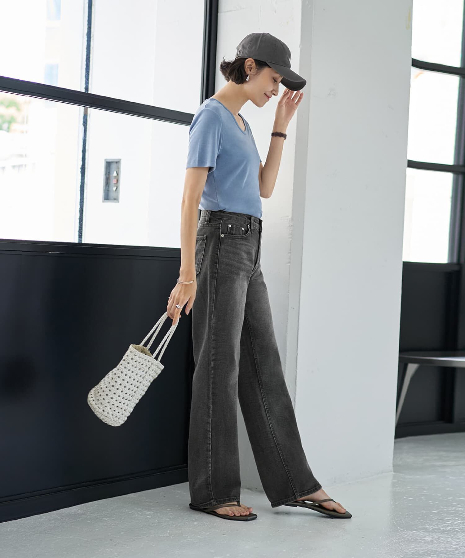 STYLE DELI「しっとり質感の緩やかVネックとろみトップス」|Tシャツ・カットソー|