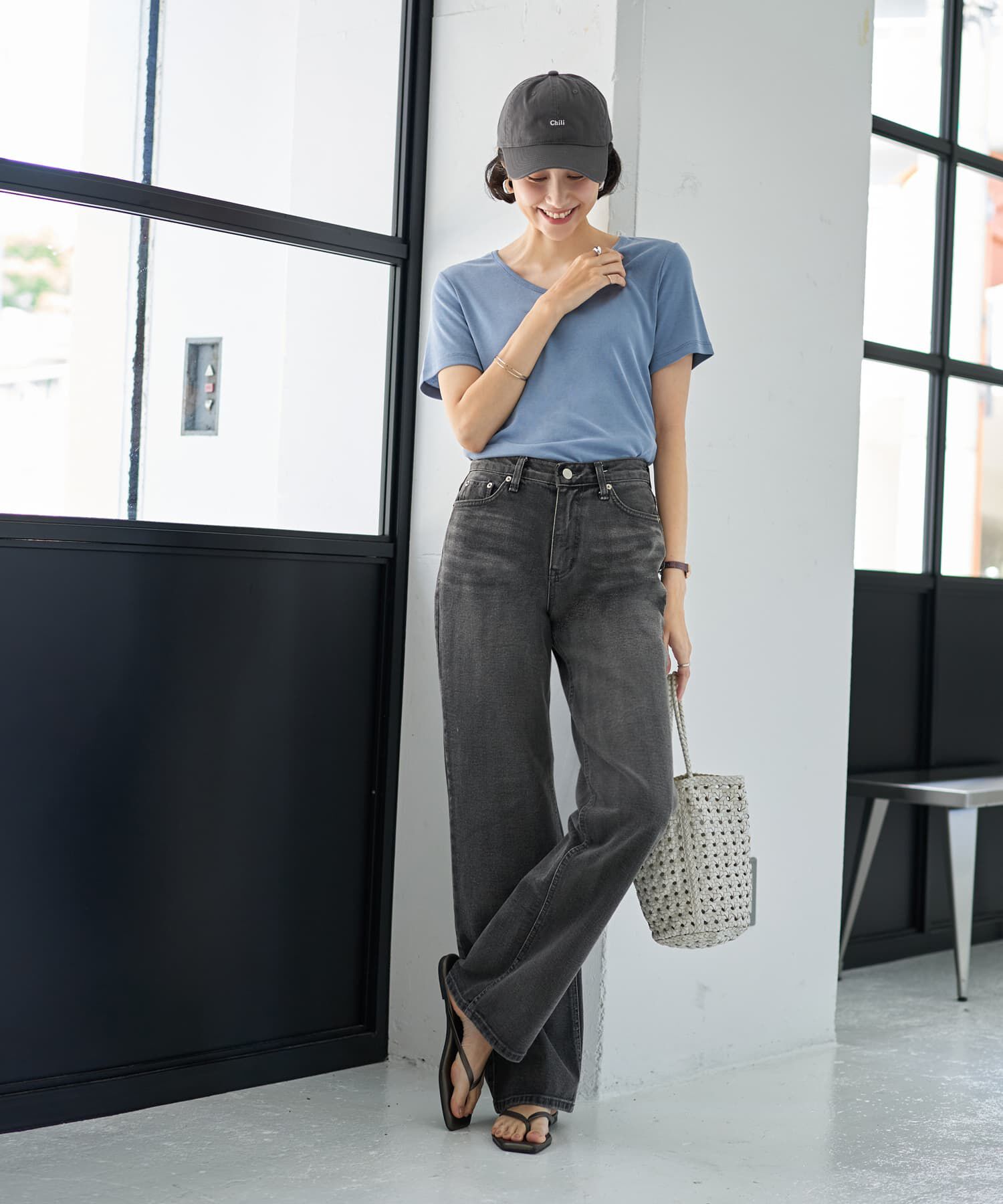 STYLE DELI「しっとり質感の緩やかVネックとろみトップス」|Tシャツ・カットソー|