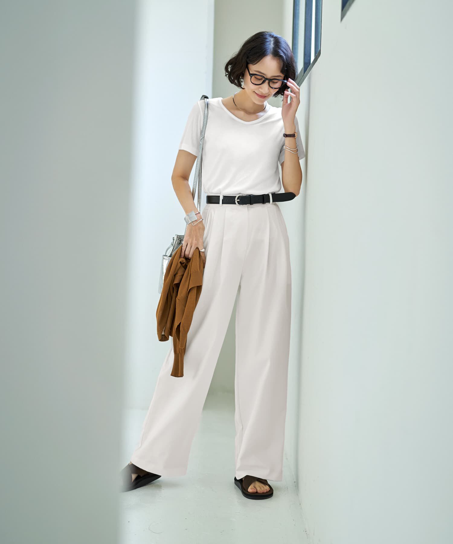 STYLE DELI「しっとり質感の緩やかVネックとろみトップス」|Tシャツ・カットソー|