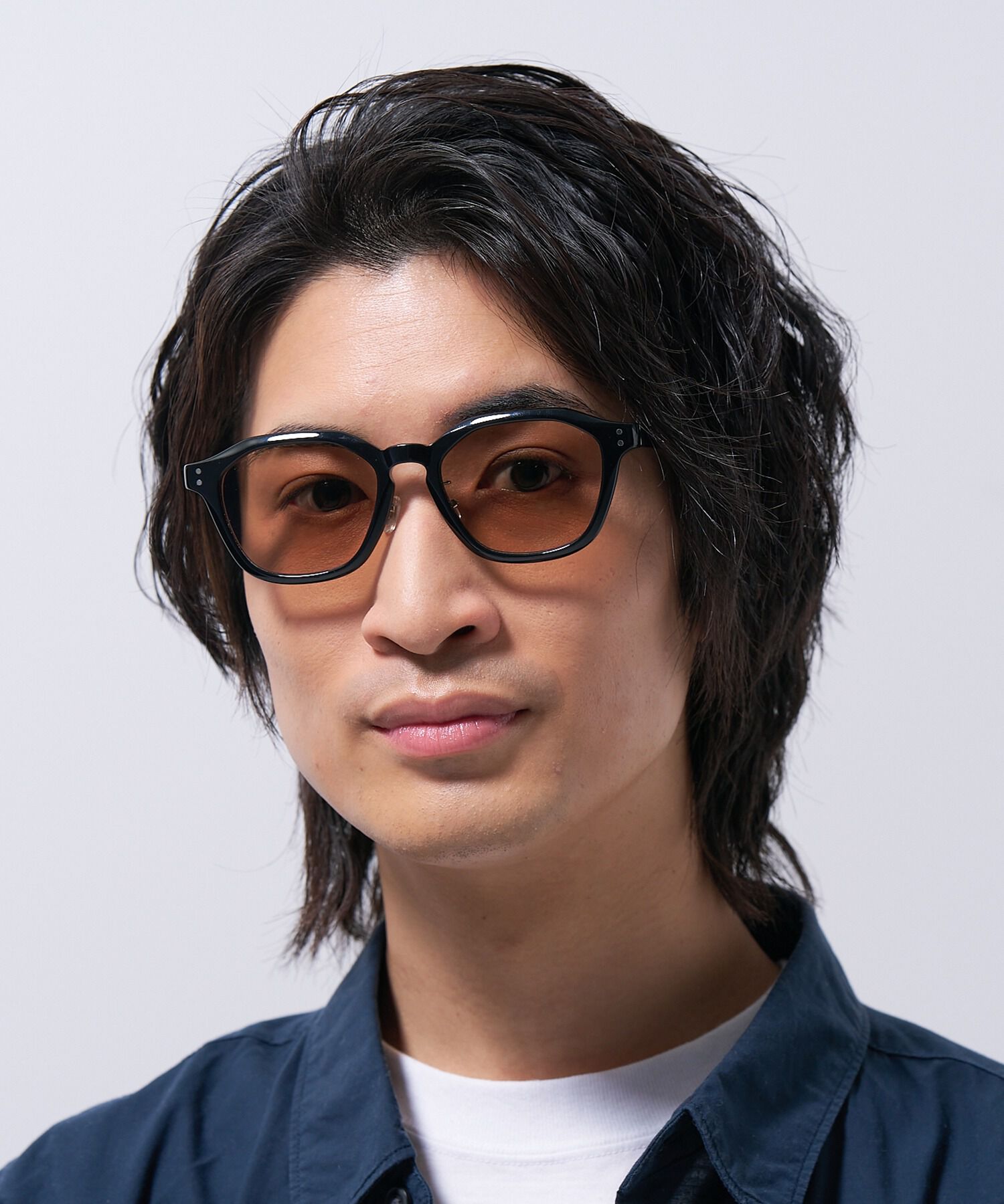  「ウェリントン型 調光サングラス｜レンズの色が変わるサングラス」|サングラス|