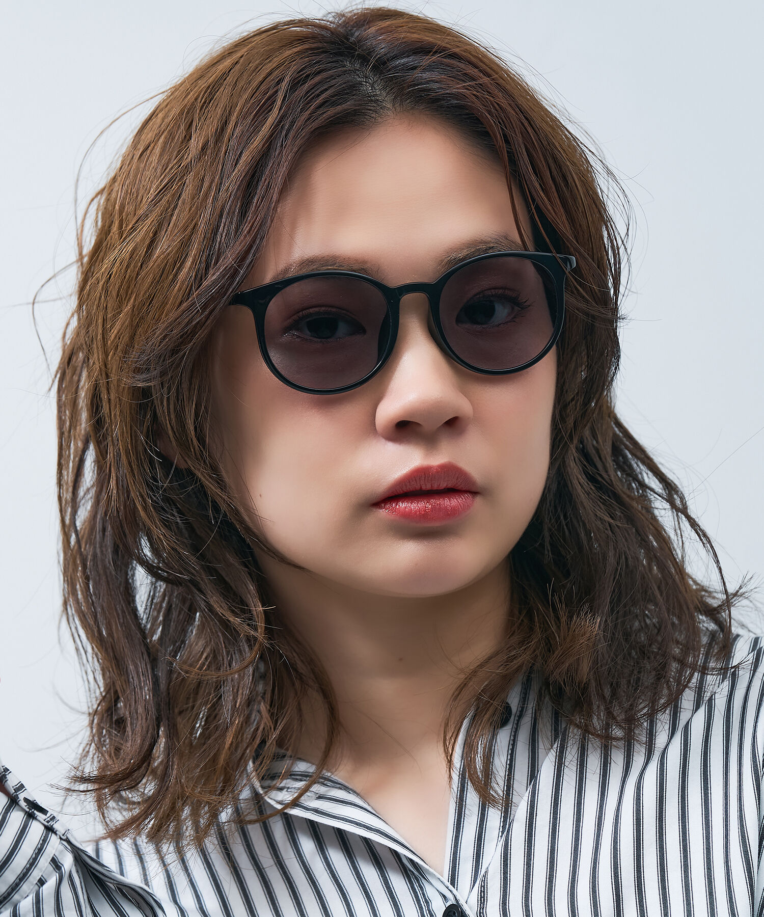  「【WEB限定】ボストン型 調光 サングラス レンズの色が変わるサングラス SUNGLASSES｜Zoff 」|サングラス|