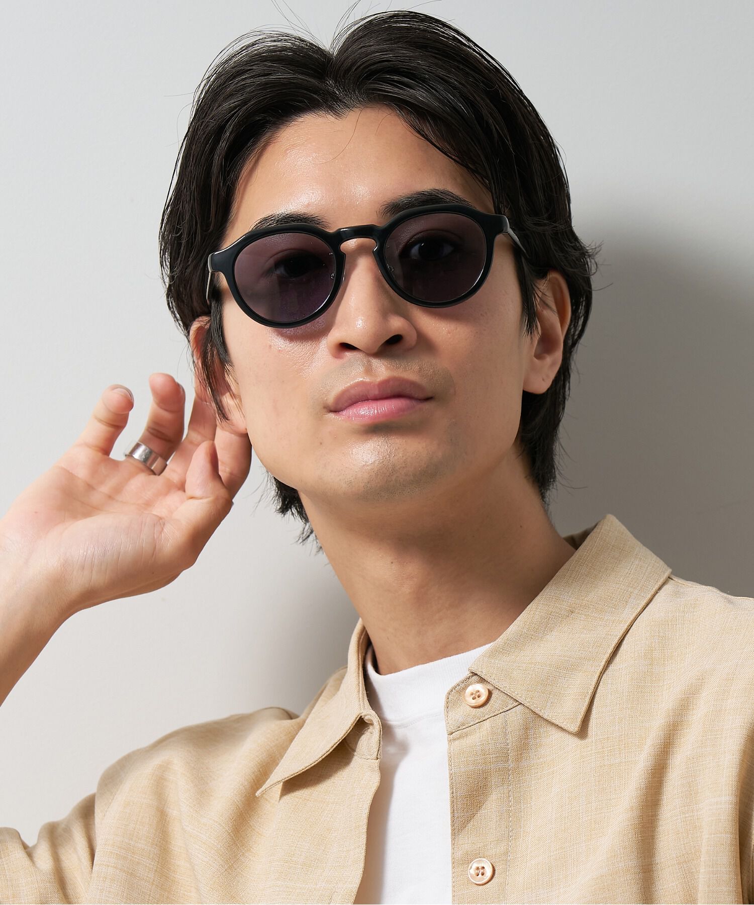  「ボストン型 調光サングラス｜紫外線対策｜レンズの色が変わるサングラス｜Zoff | UNITED ARROWS Wellness」|サングラス|