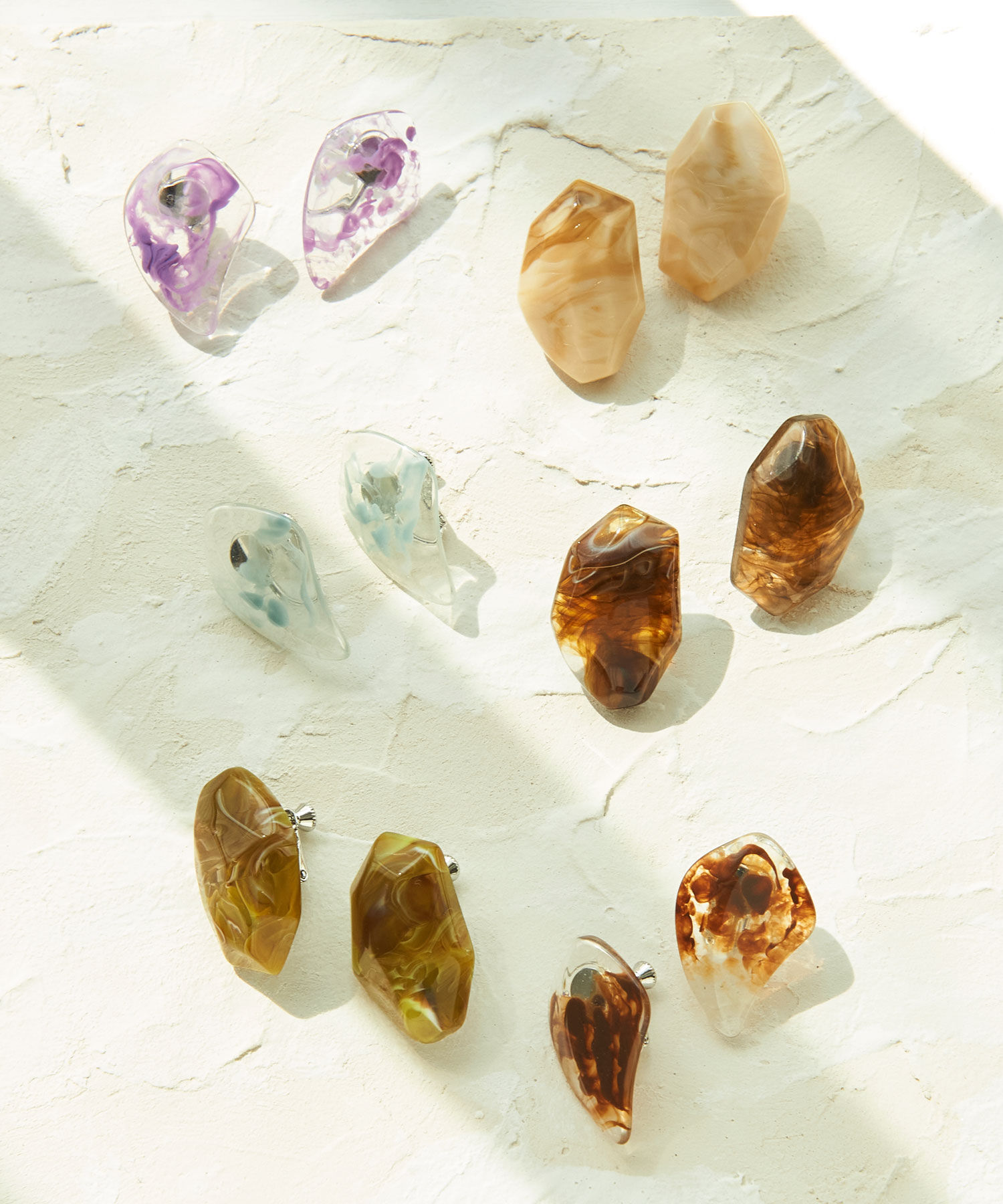 Phoebe+「【sfy】marble stone pairイヤリング　ベージュ&times;パープル」|イヤリング|