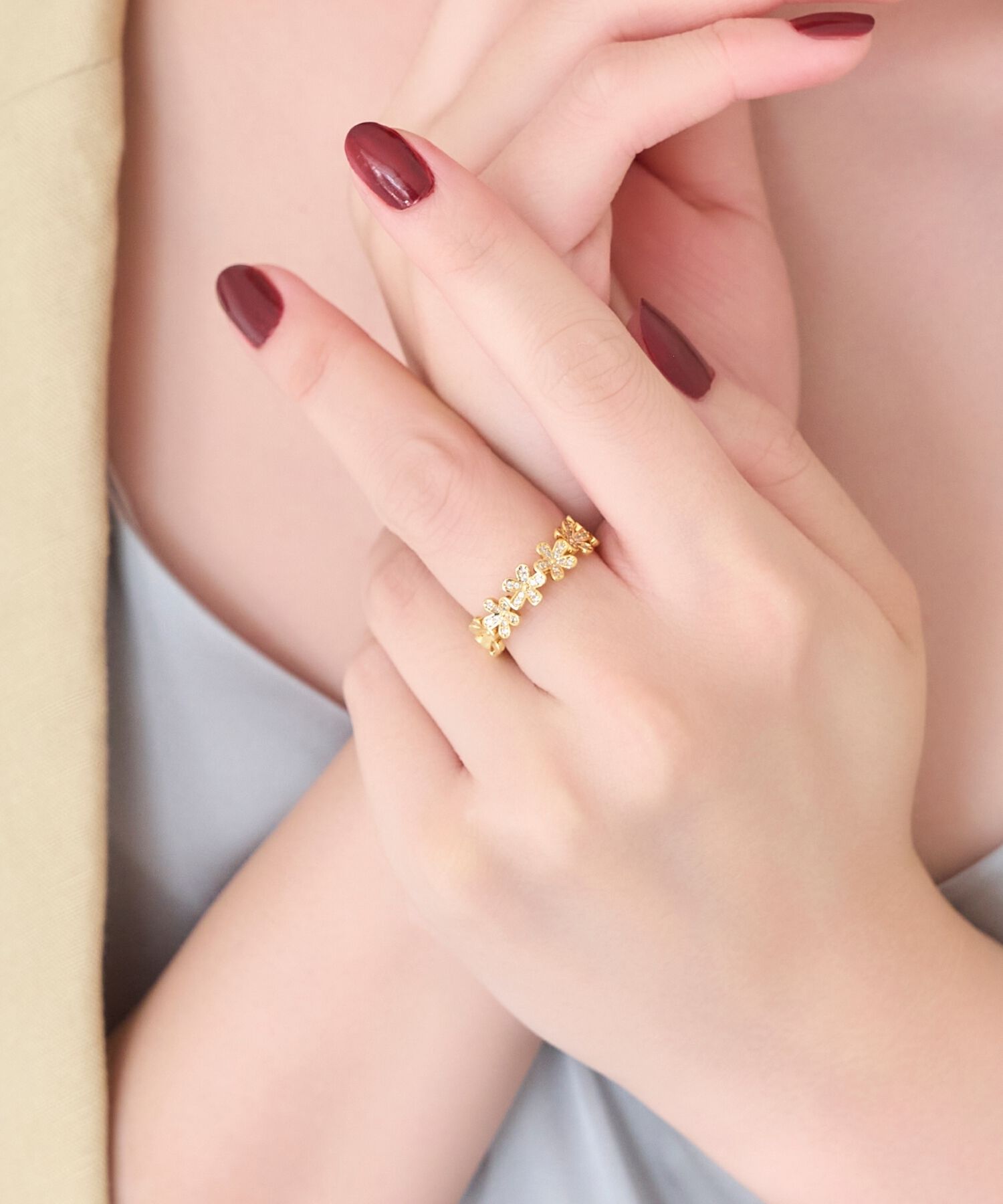 Phoebe「フローラルビジューレースカフリング　ゴールド」|リング|