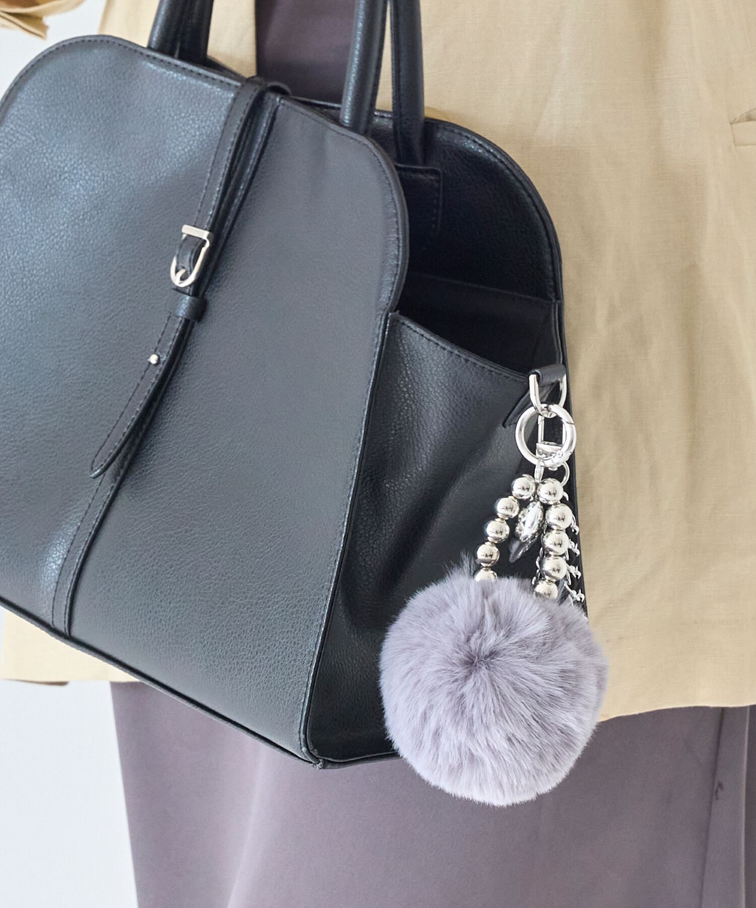 Phoebe「メタルボールファーバッグチャーム　グレー」|チャーム・キーホルダー|