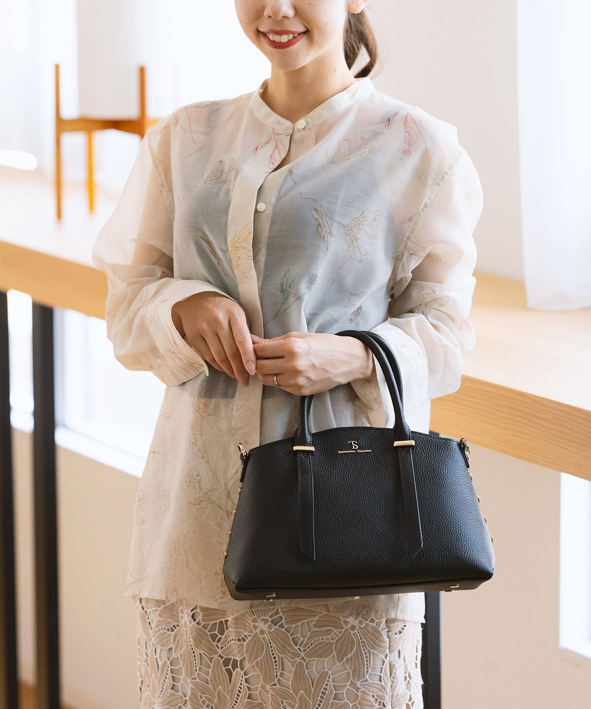 Samantha Thavasa「サイドスタッズ レザーハンドバッグ」|ハンドバッグ|ブラック
