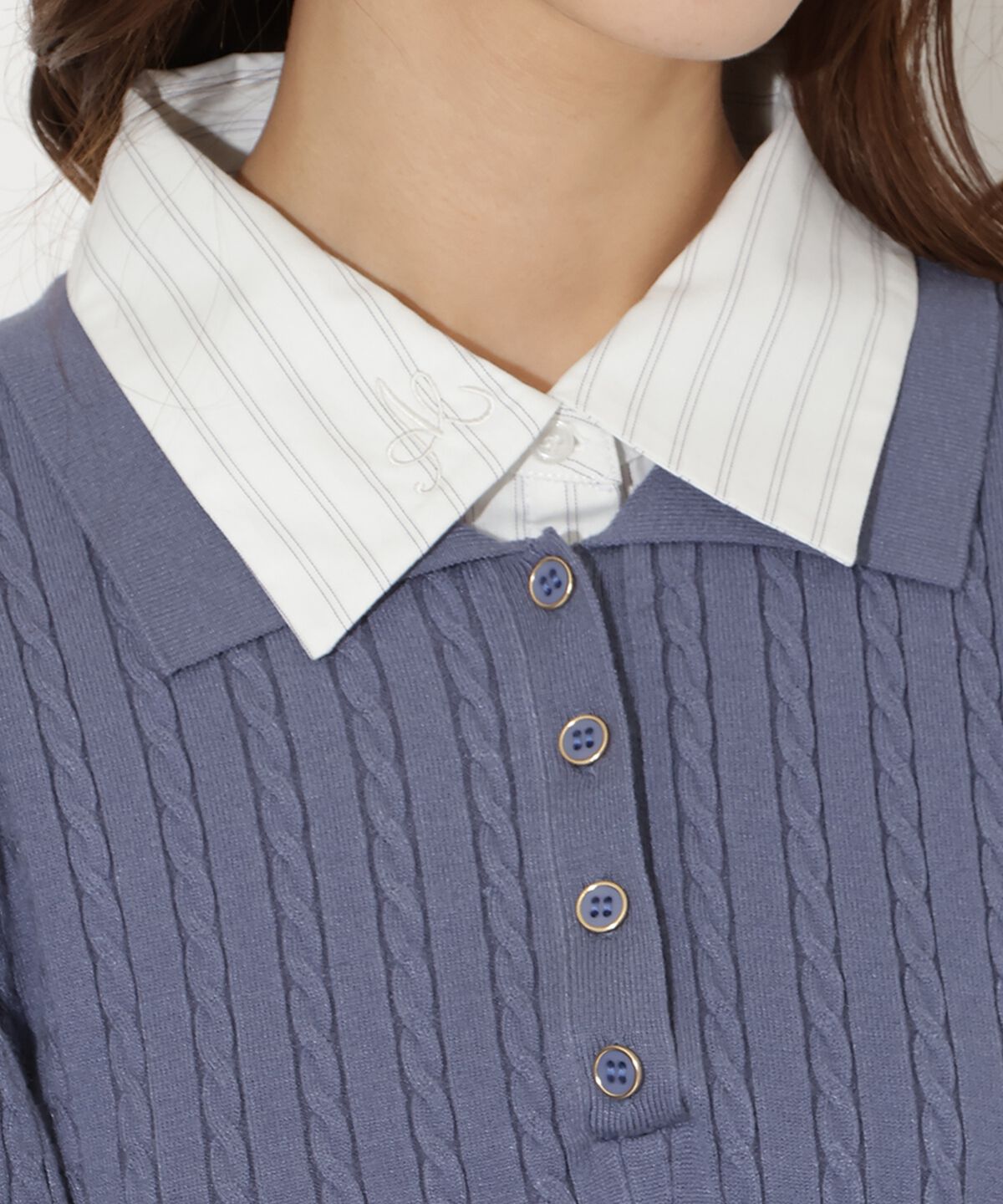 アンドクチュール「シャツ襟ケーブルニット」|ニット・セーター|