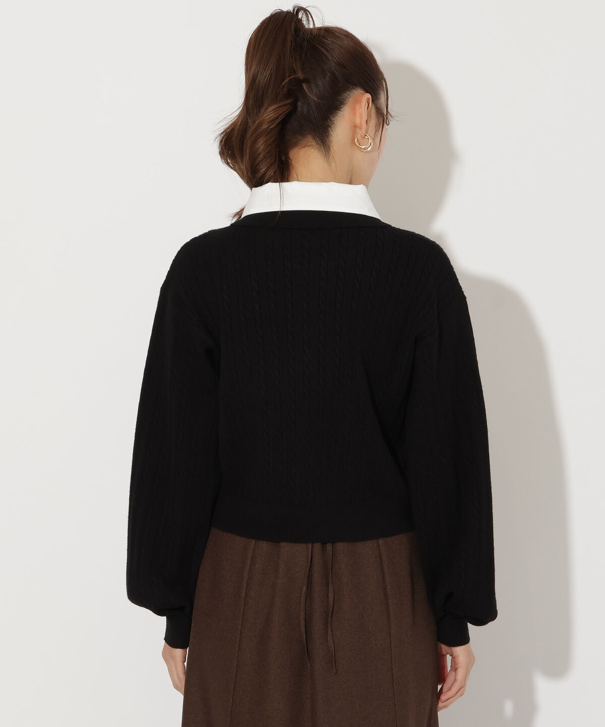 アンドクチュール「シャツ襟ケーブルニット」|ニット・セーター|