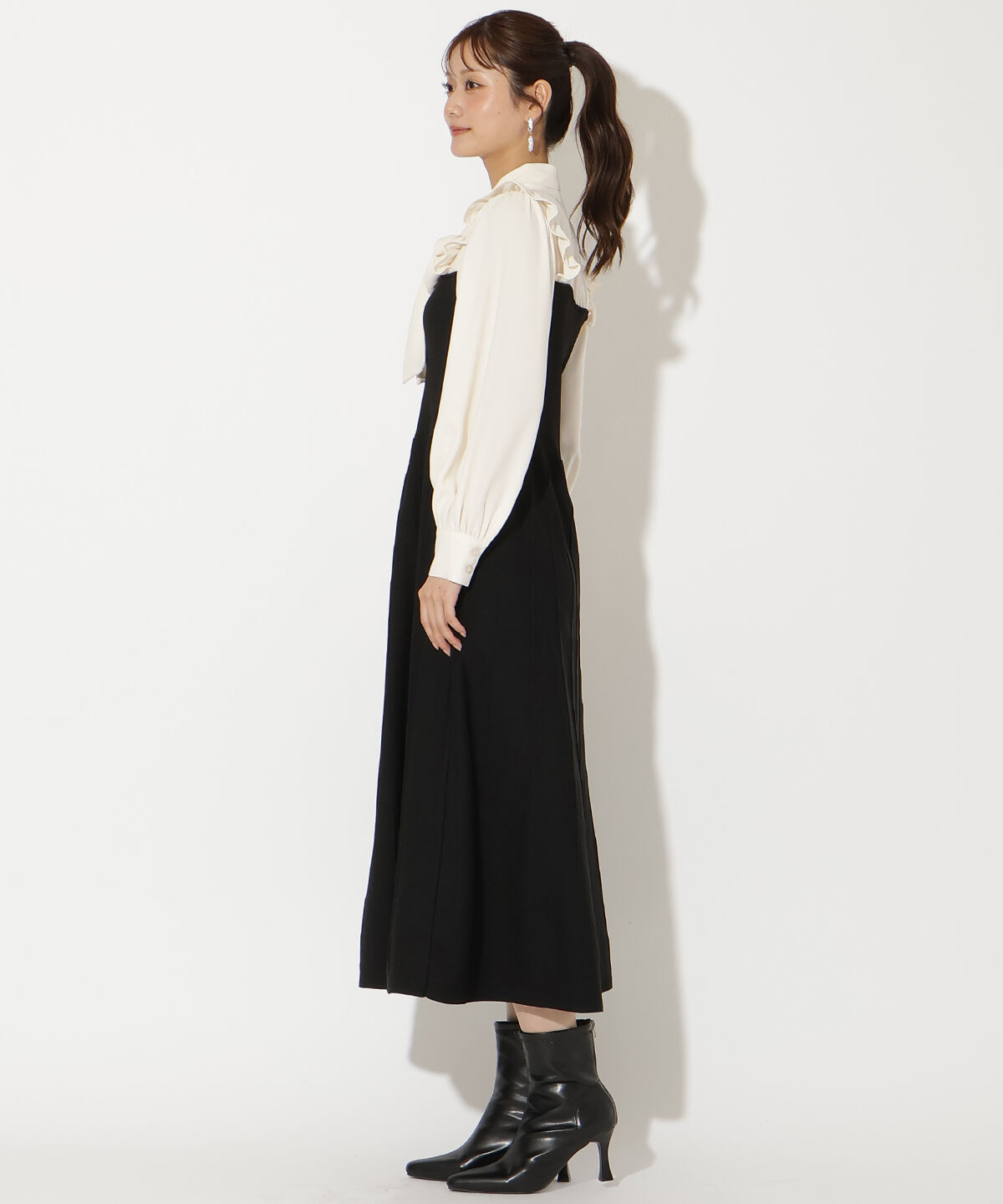 アンドクチュール「フリルショルダーボウタイドッキングワンピース」|ワンピース|