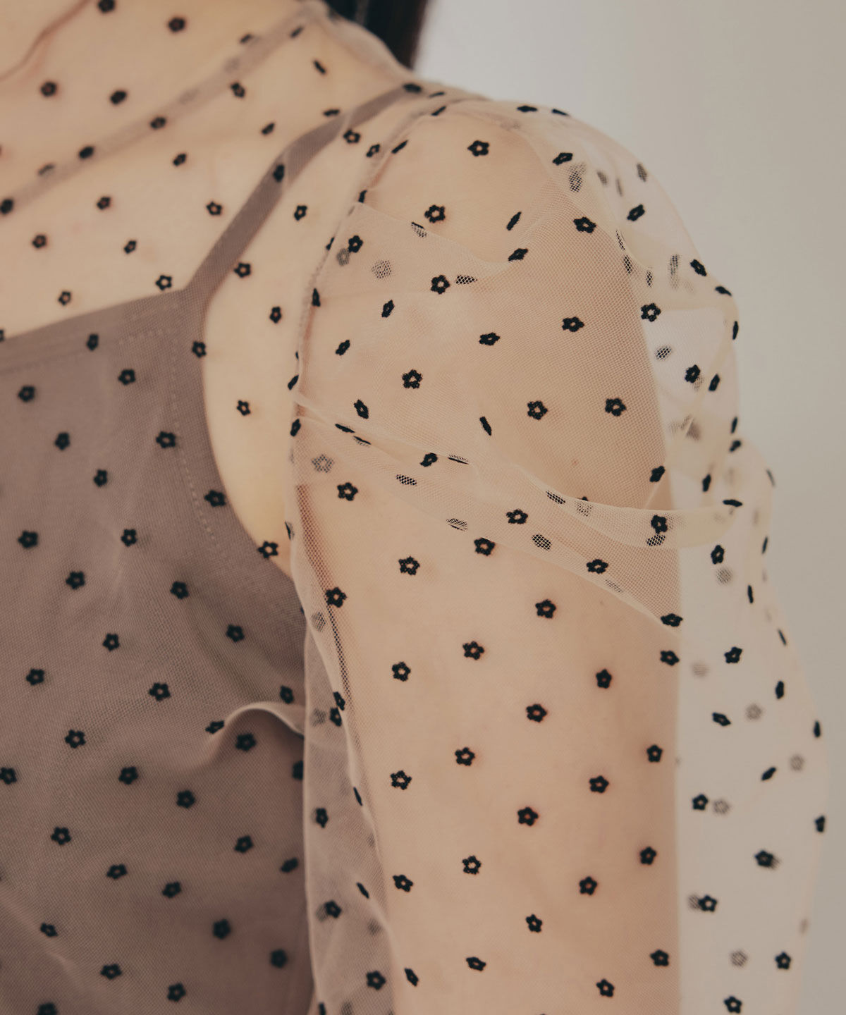 REDYAZEL「フラワーフロッキーチュールブラウス」|シャツ・ブラウス|