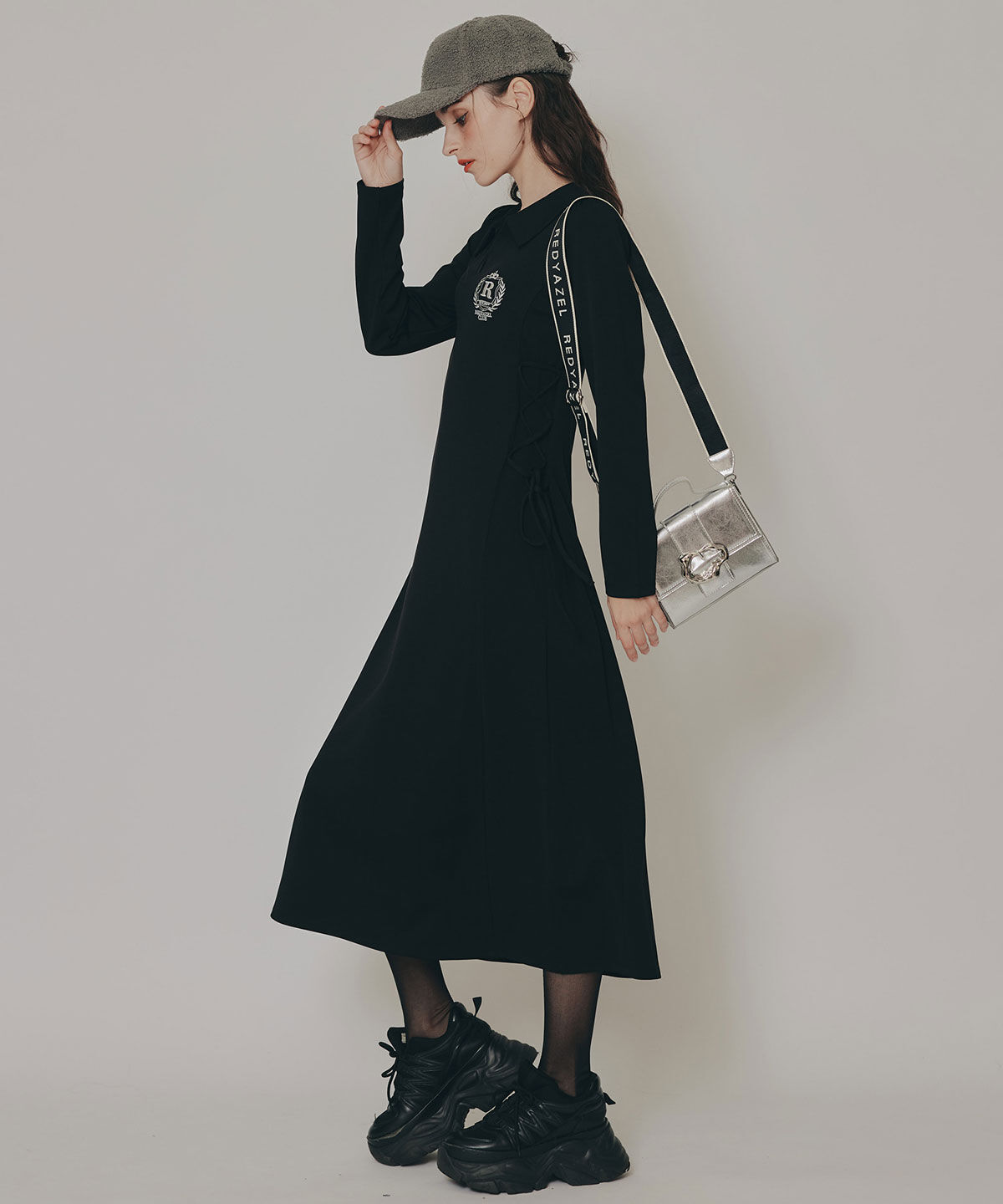 REDYAZEL「エンブレムサイドレースアップロングスリーブワンピース」|ワンピース|