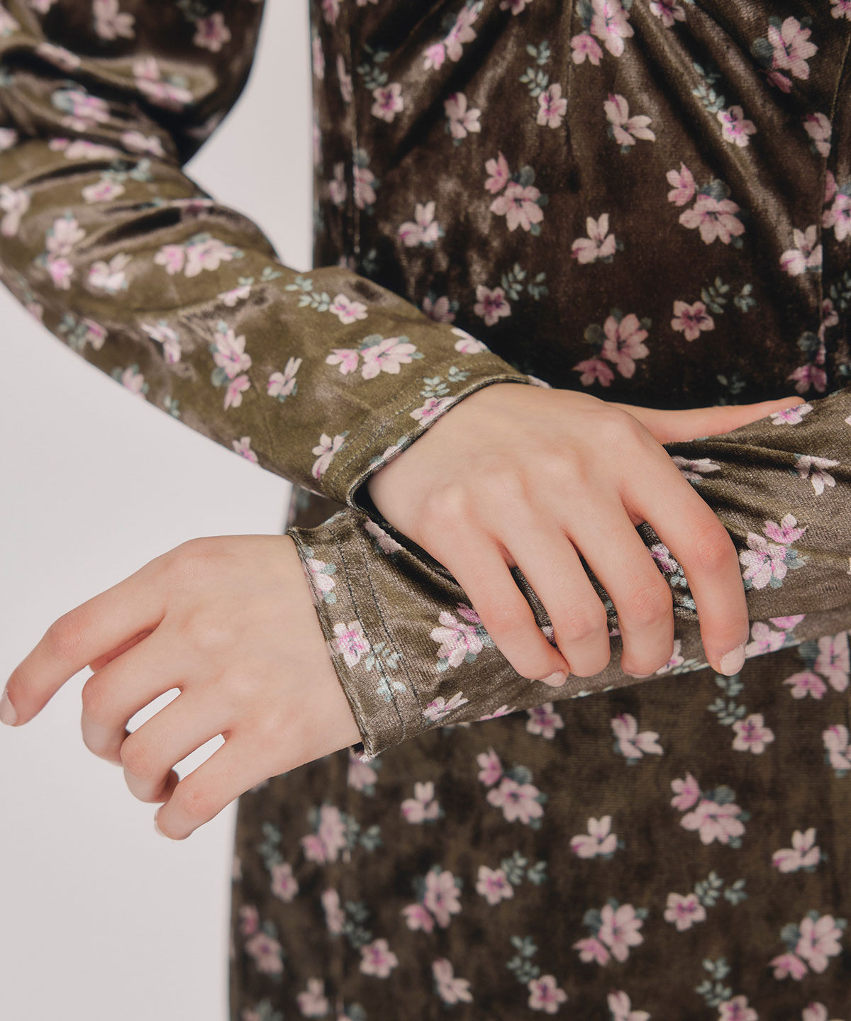 REDYAZEL「クロスリボンフラワーベロアロングワンピース」|ワンピース|