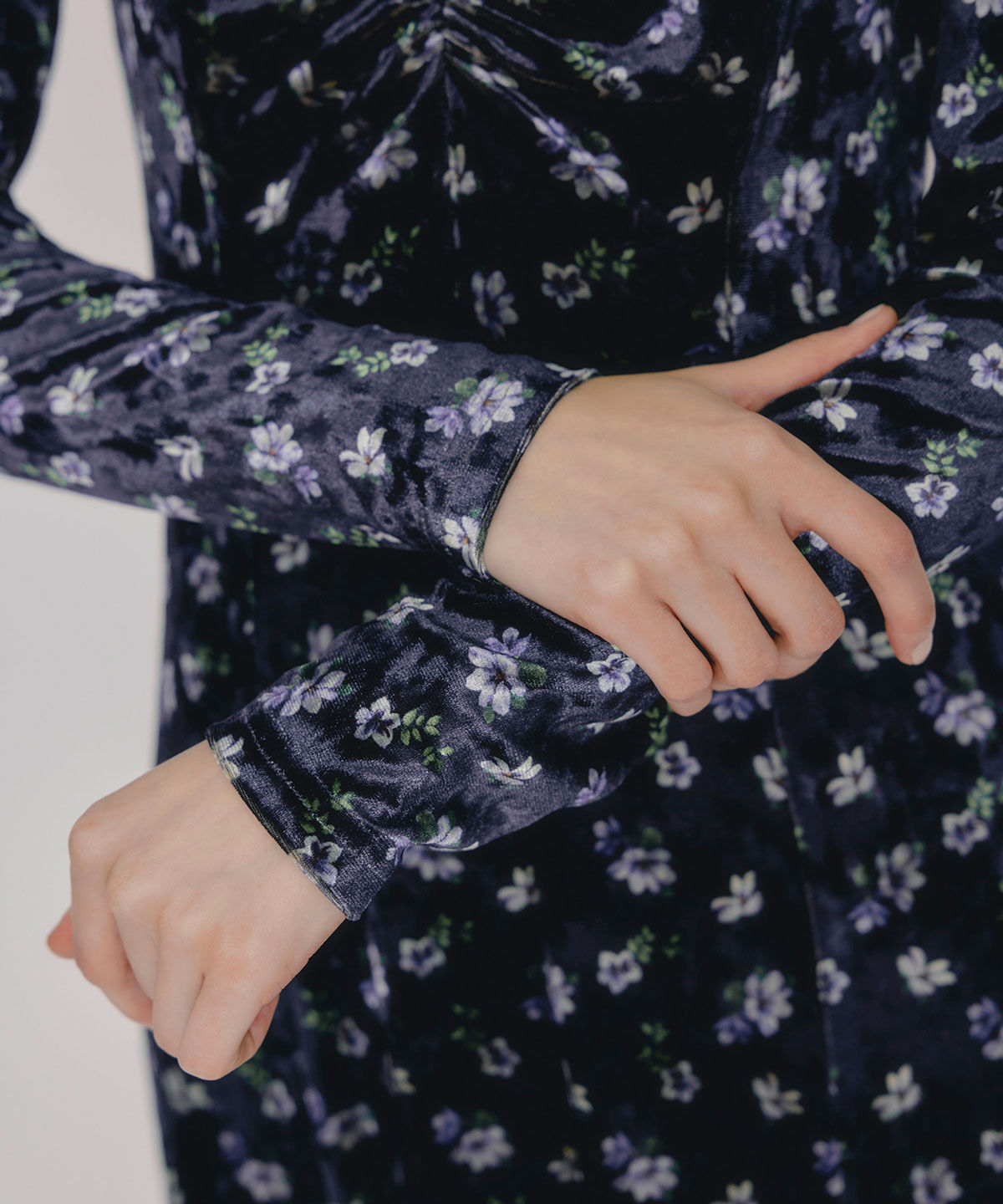 REDYAZEL「クロスリボンフラワーベロアロングワンピース」|ワンピース|