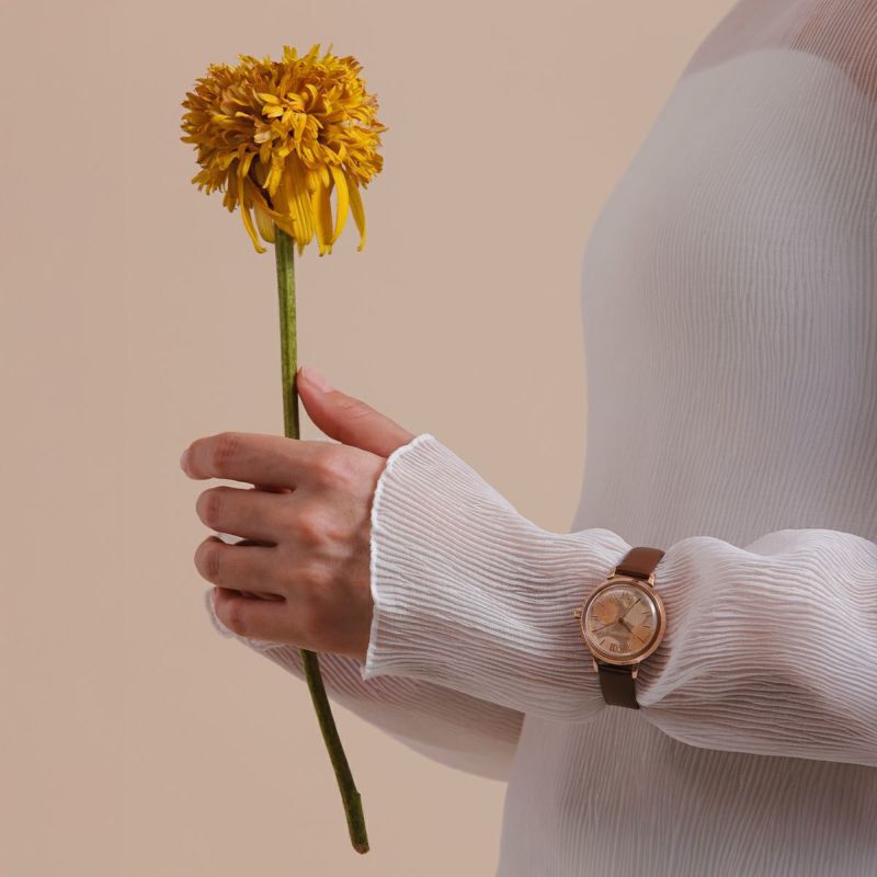 MATOW「〈MATOW (マトウ)〉Shiki Bouquet 紅葉 ﾛｰｽﾞｺﾞｰﾙﾄﾞﾌﾞﾗｳﾝﾚｻﾞｰ」|腕時計|