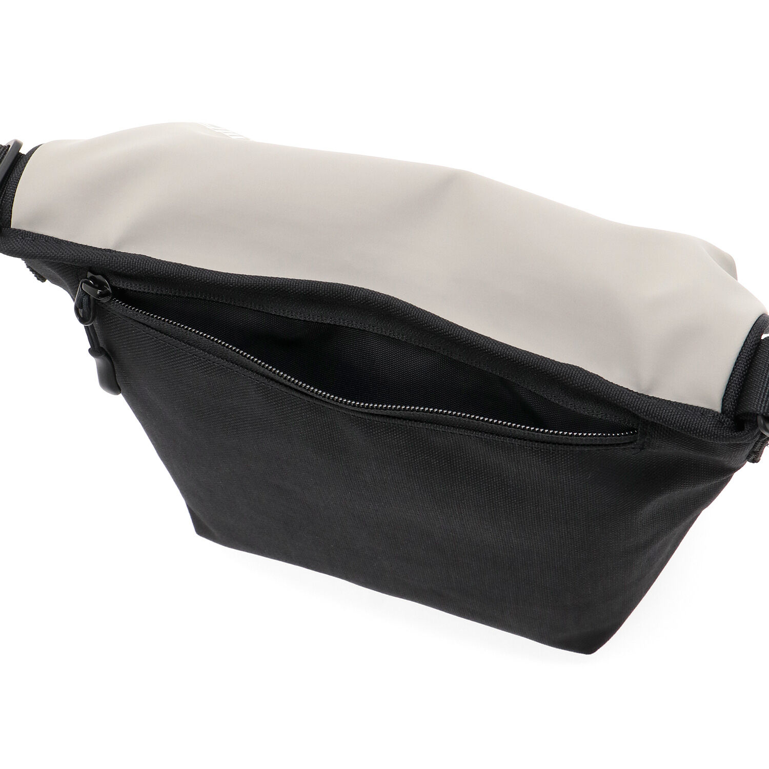 Manhattan Portage「Nylon Messenger Bag Back Pocket W/ Divider Magnet VEG Leather 600D HYDR」|ショルダー・メッセンジャー|